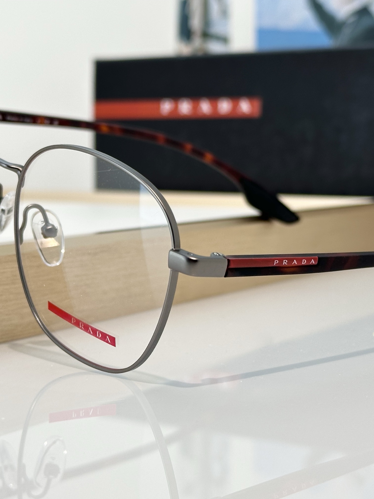 Prada Prad*