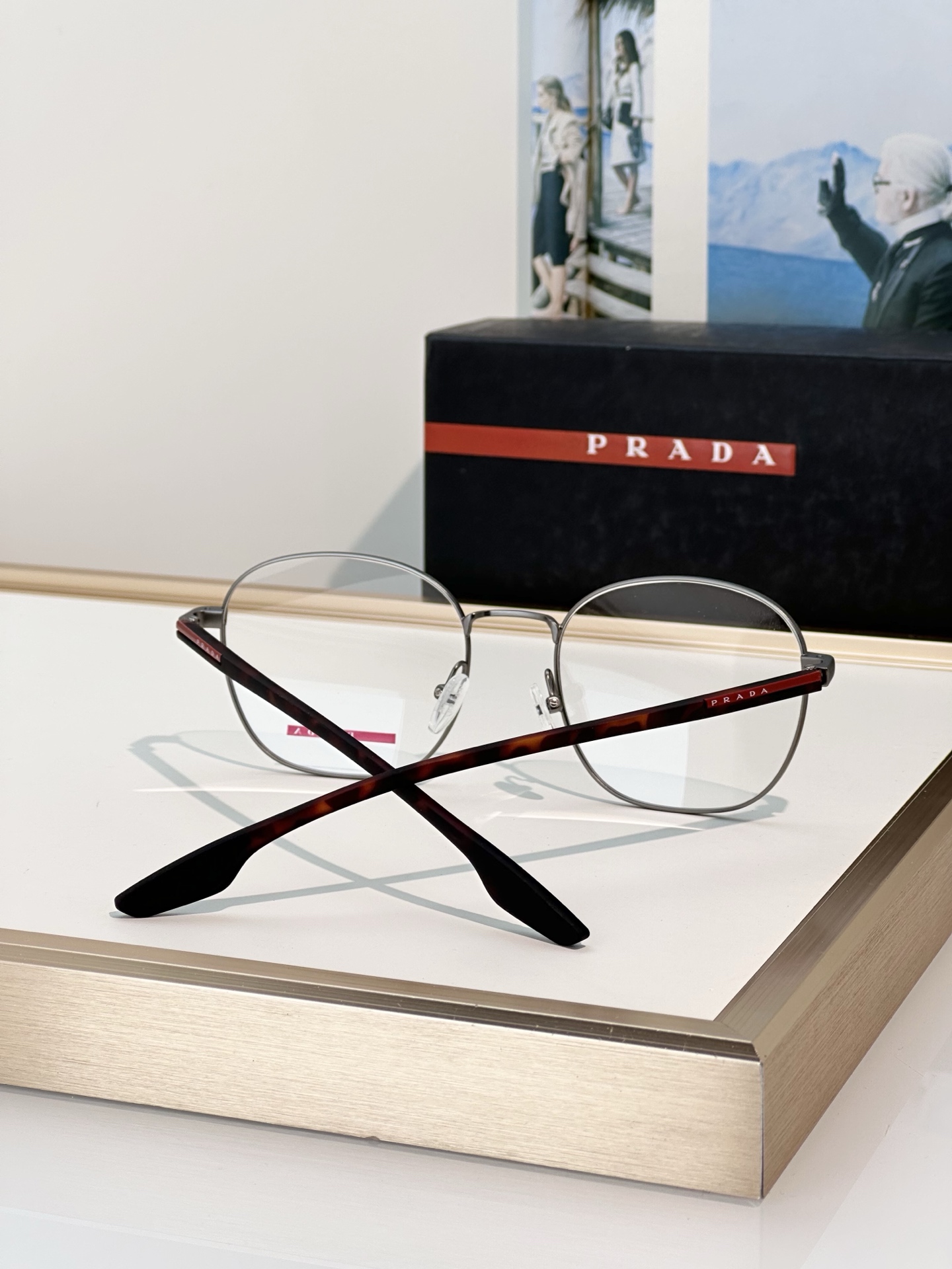 Prada Prad*