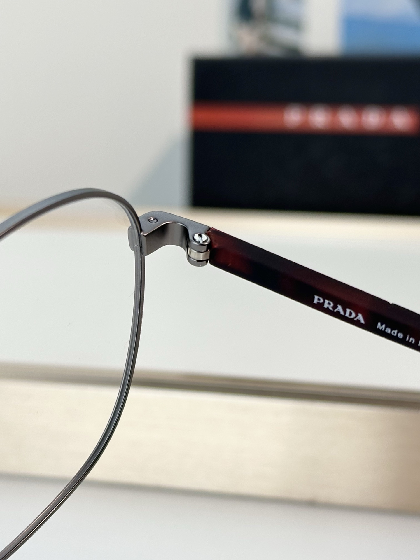 Prada Prad*