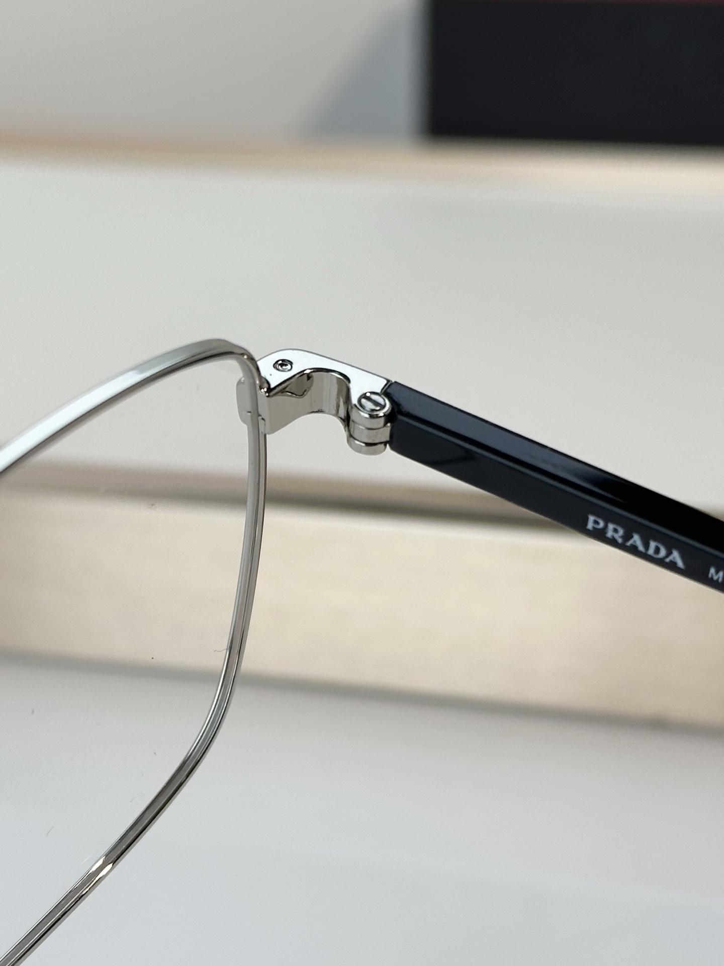 Prada Prad*