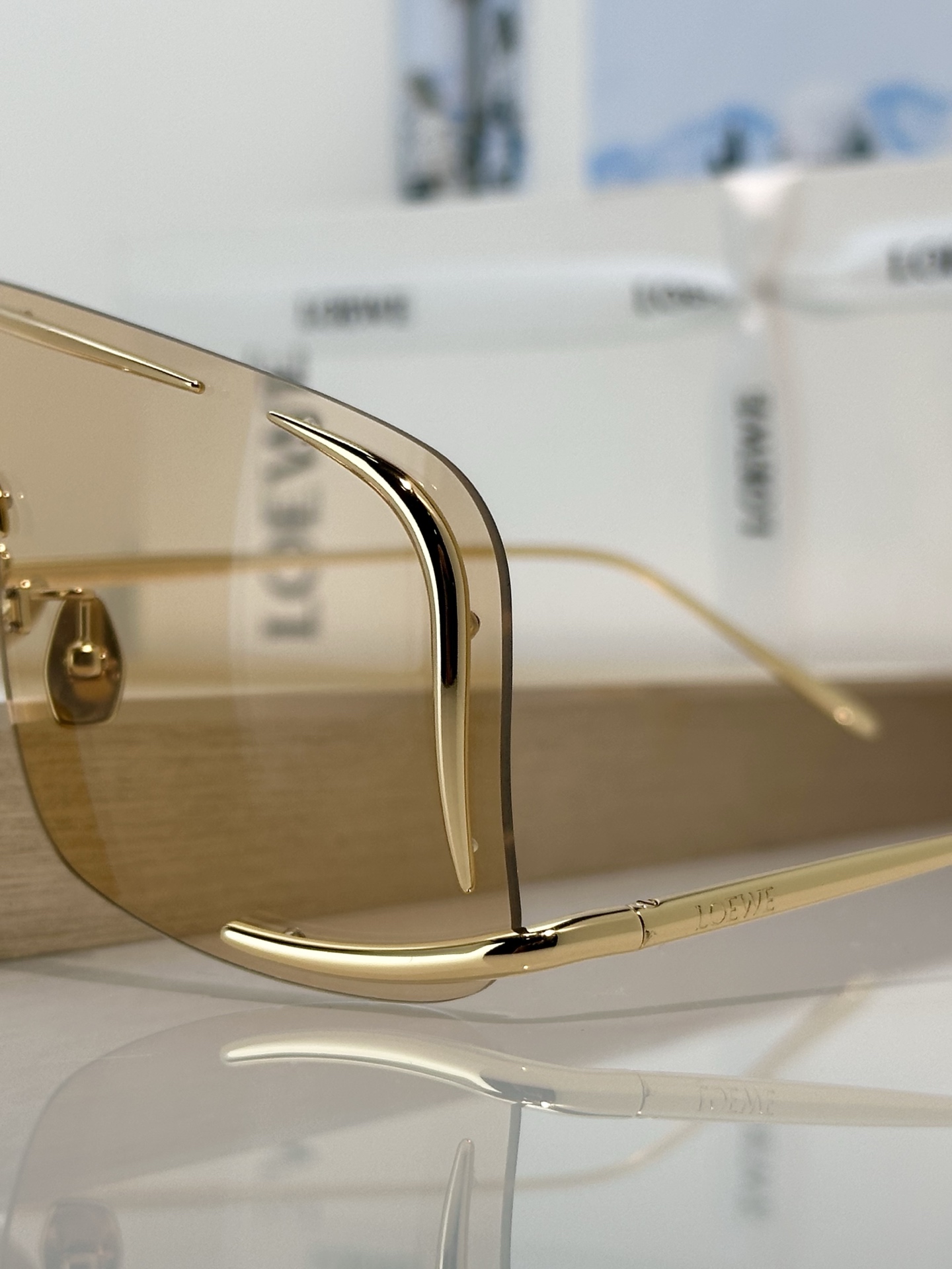 Loewe Loew*