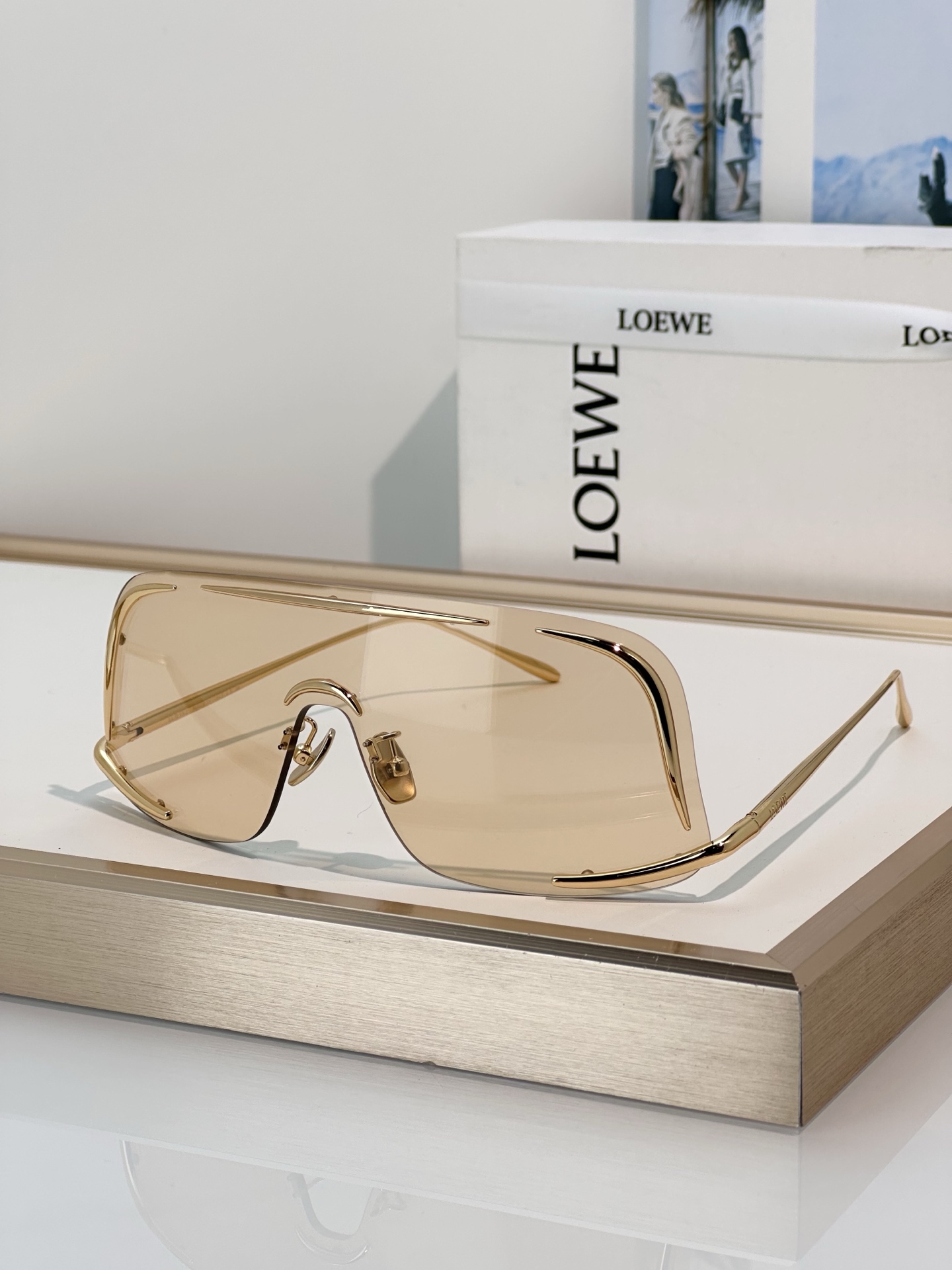 Loewe Loew*