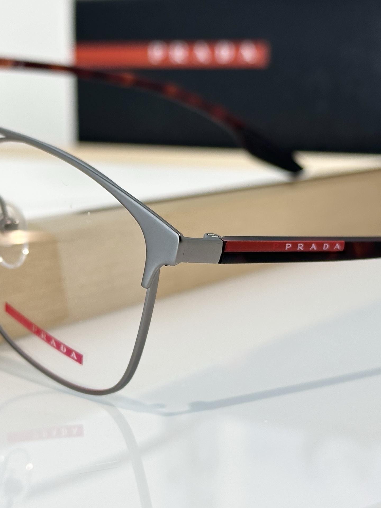 Prada Prad*