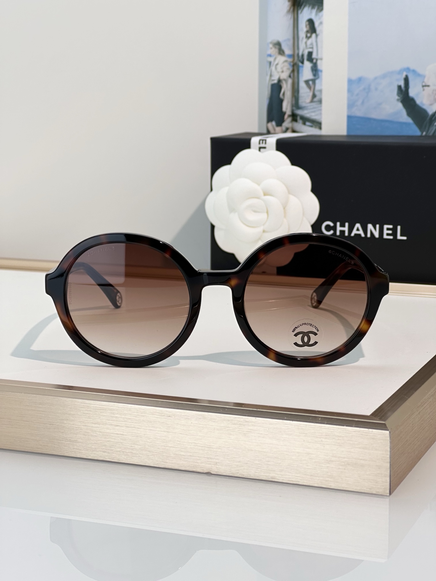 Chanel Sunglasses CH5522U