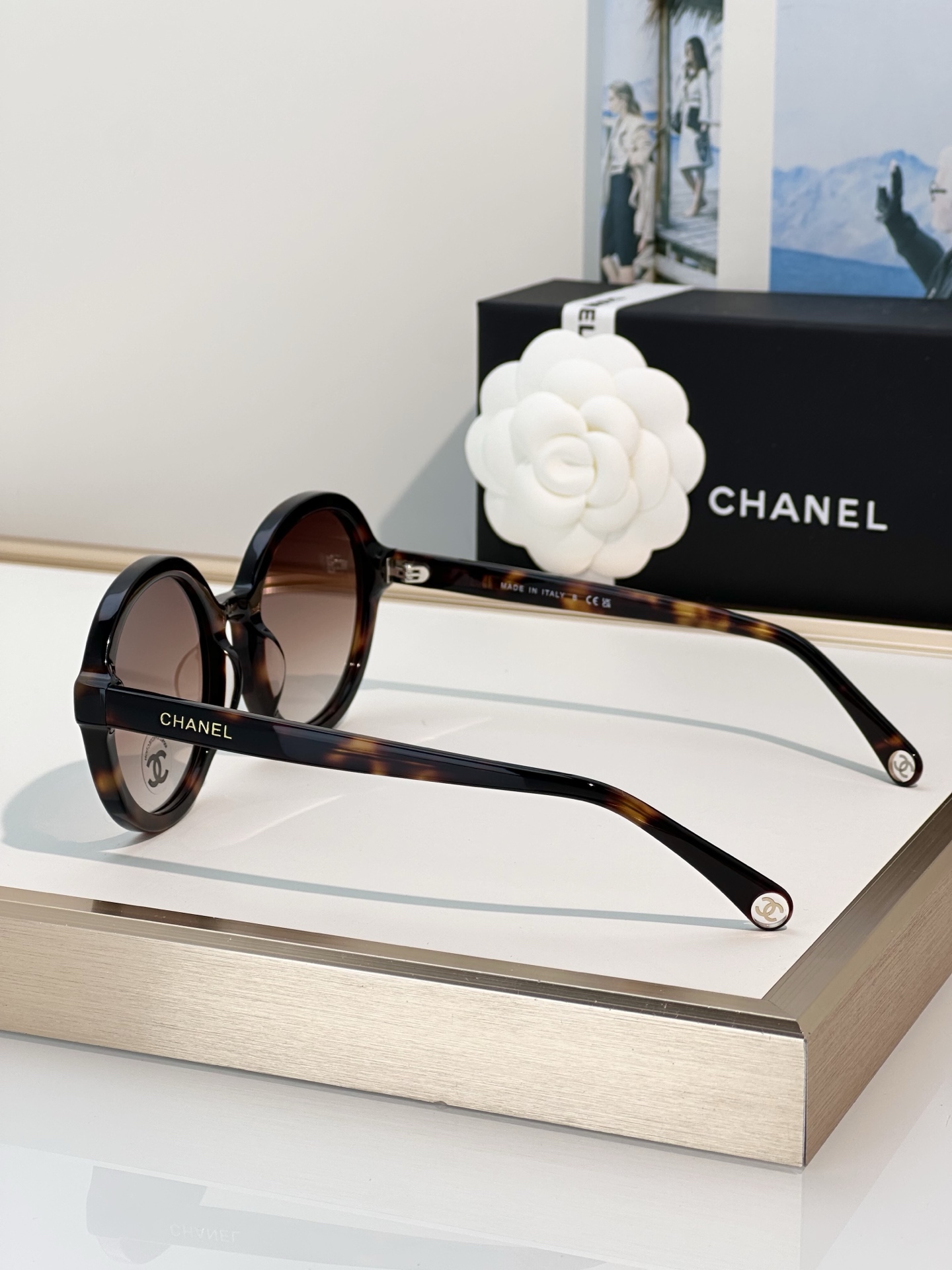 Chanel Sunglasses CH5522U
