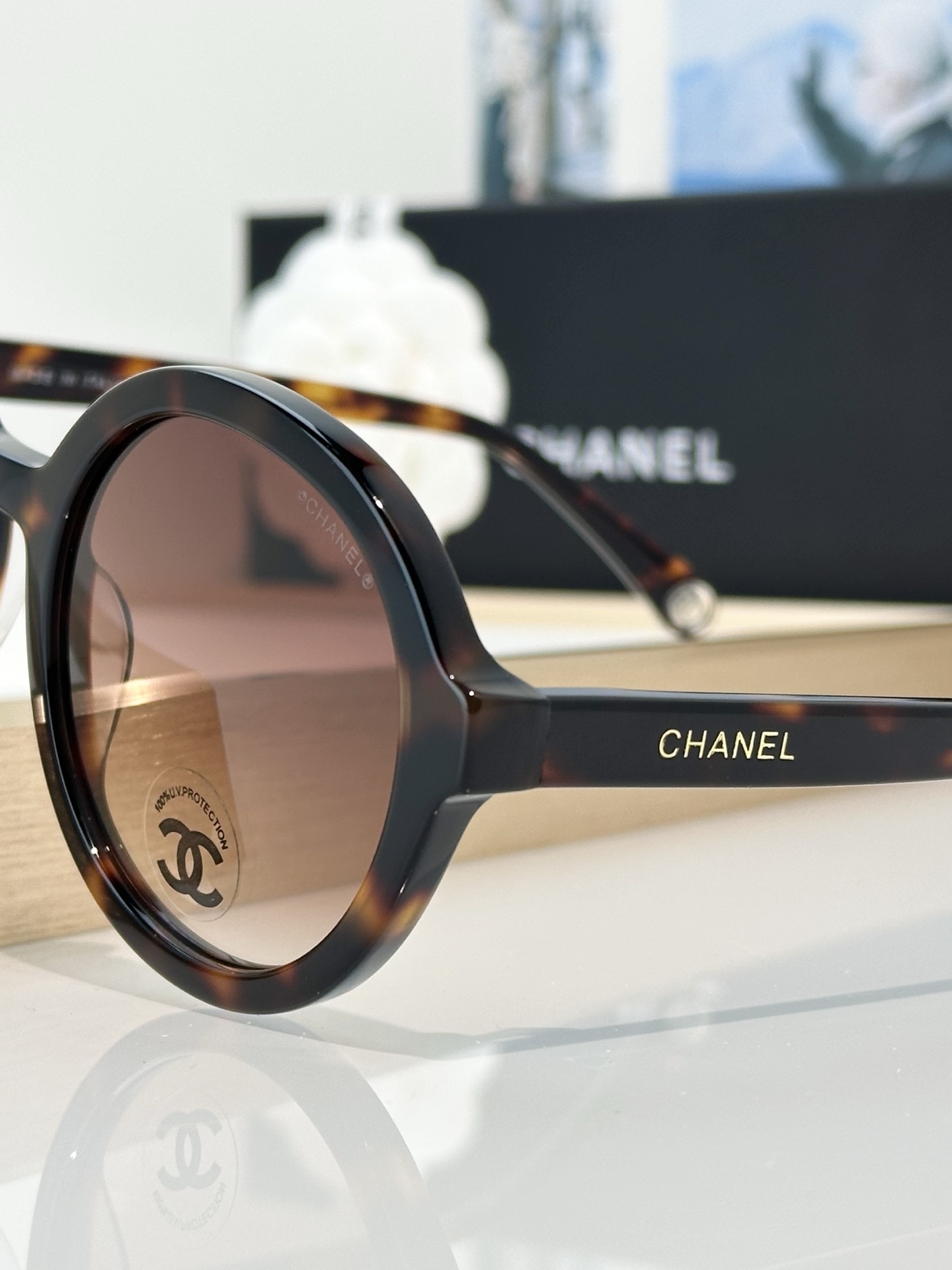 Chanel Sunglasses CH5522U