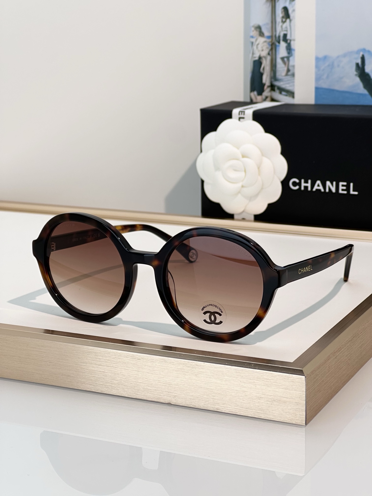 Chanel Sunglasses CH5522U