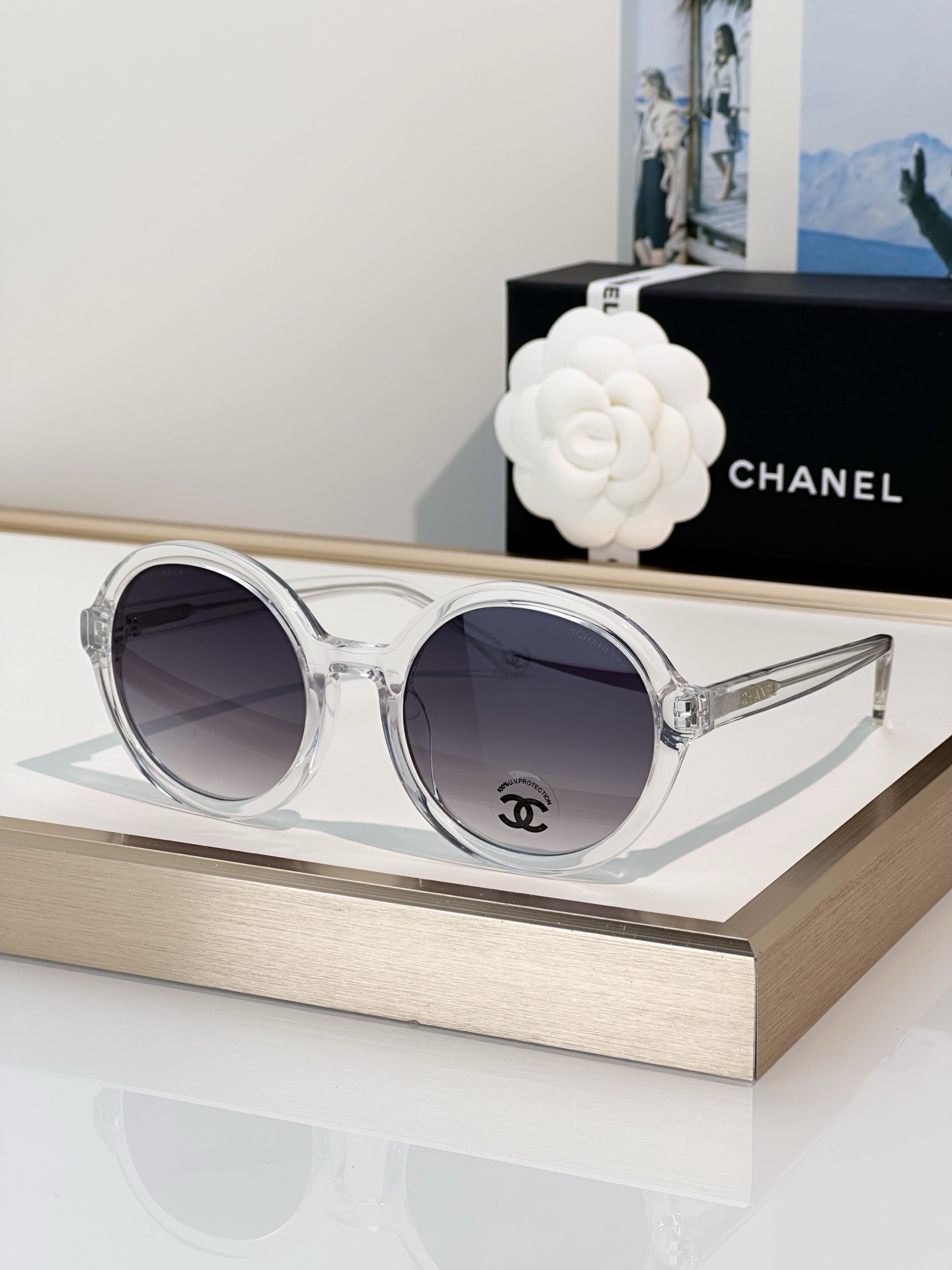 Chanel Sunglasses CH5522U