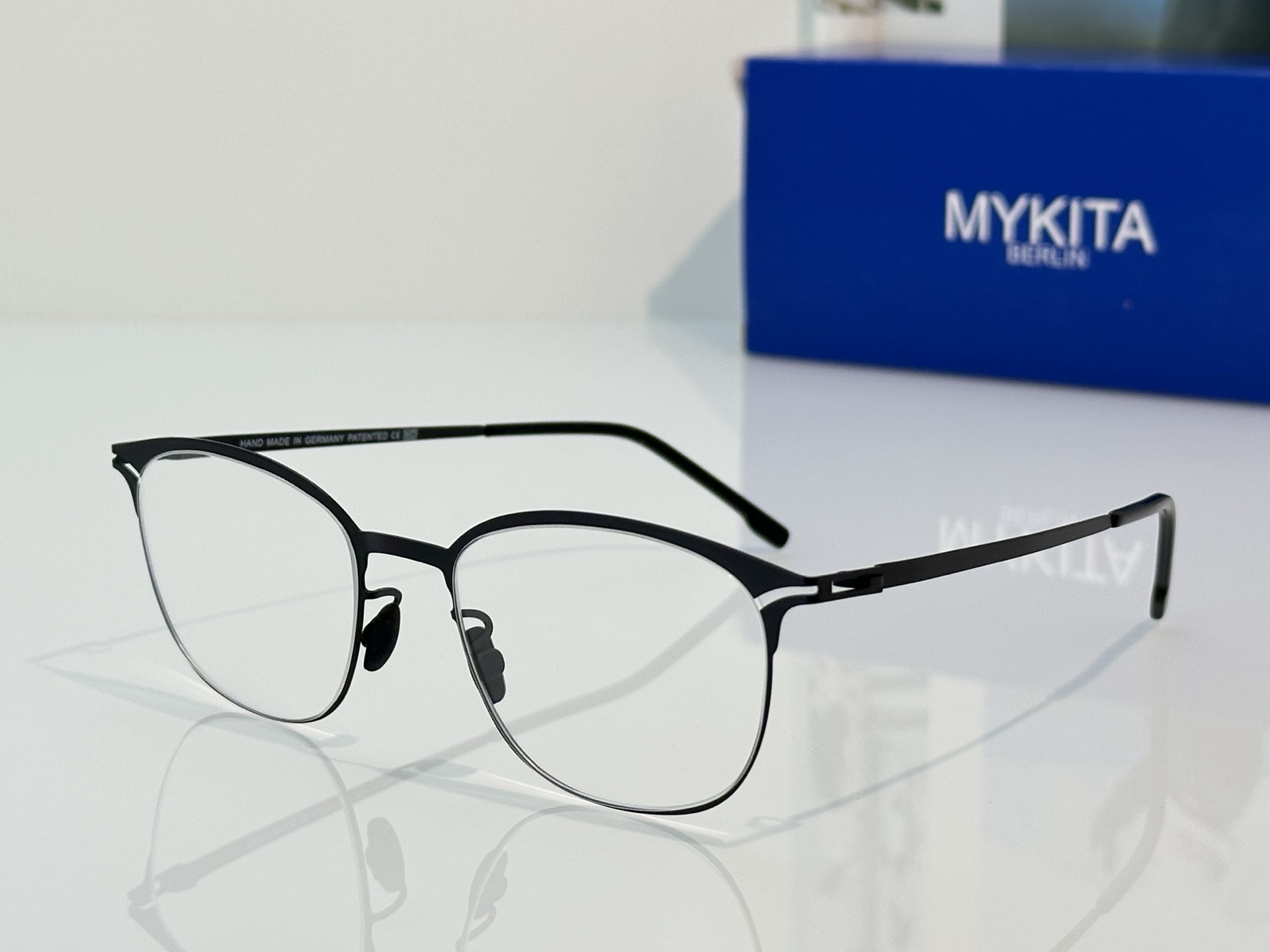 Designer Sunglasses HOLLIS