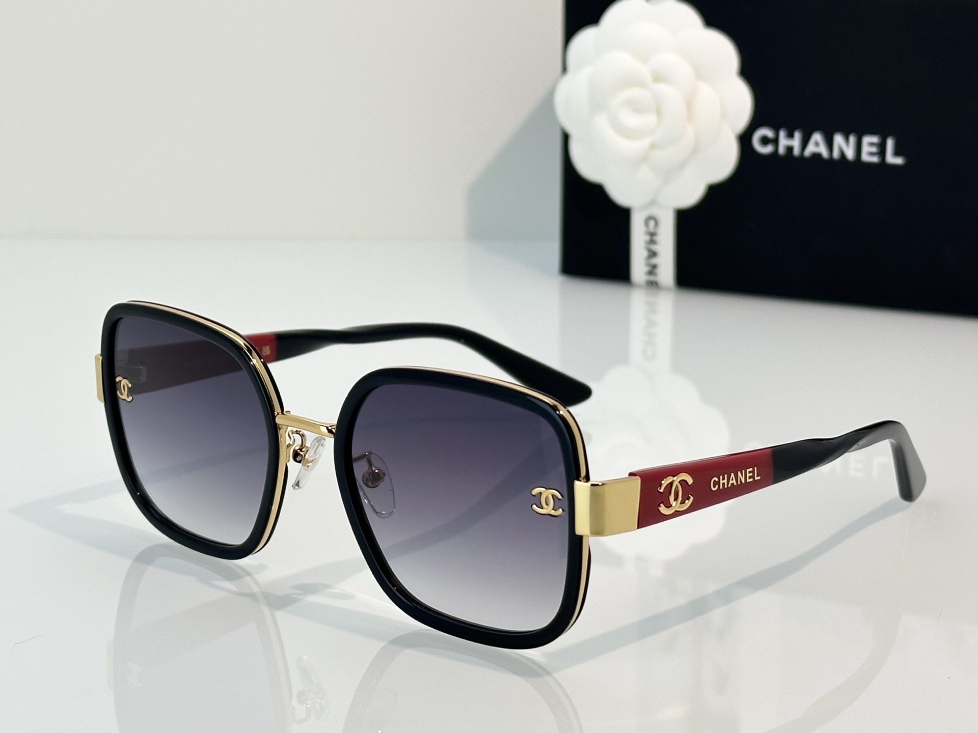 Chanel Sunglasses 5489-H
