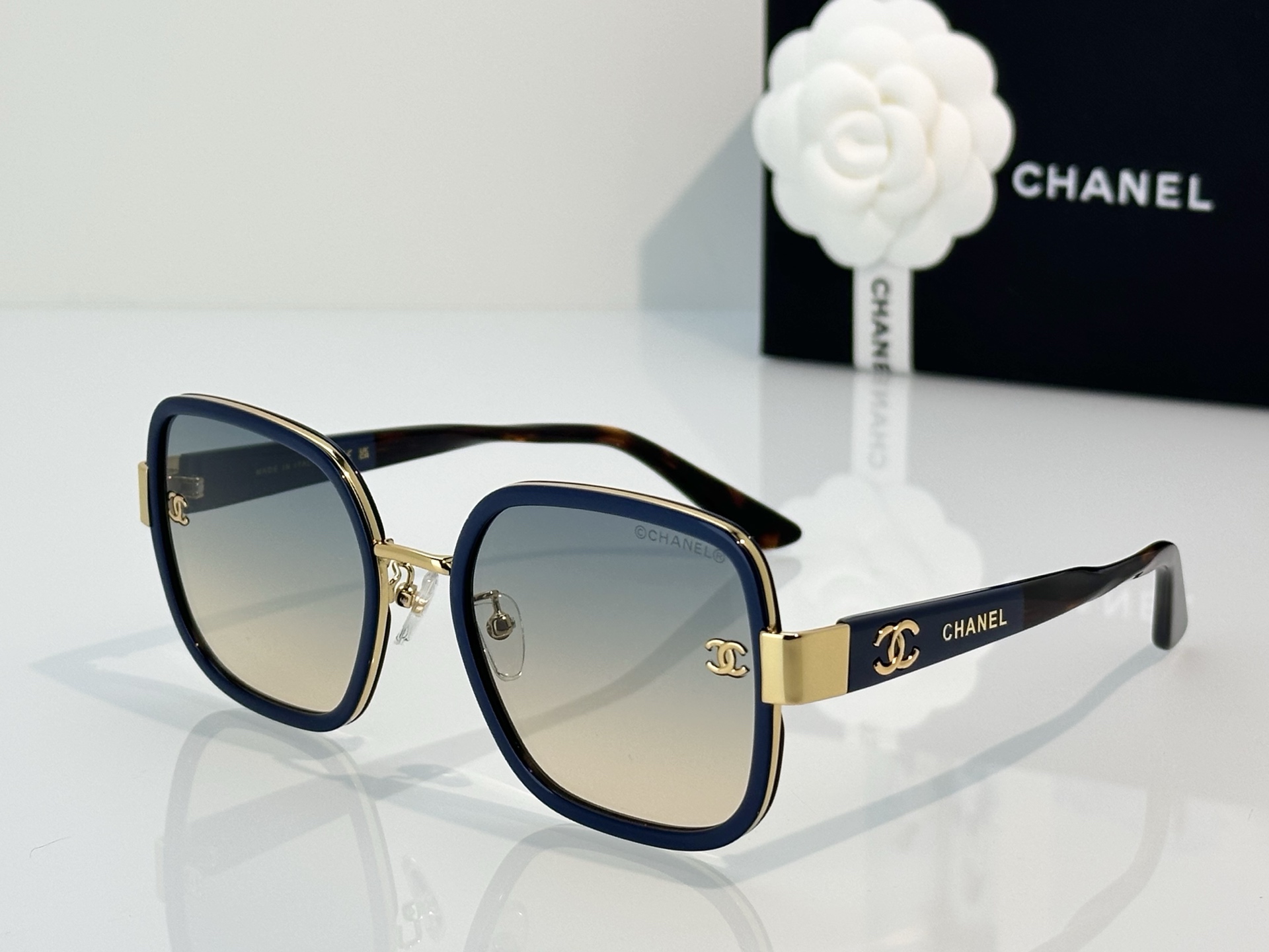 Chanel Sunglasses 5489-H
