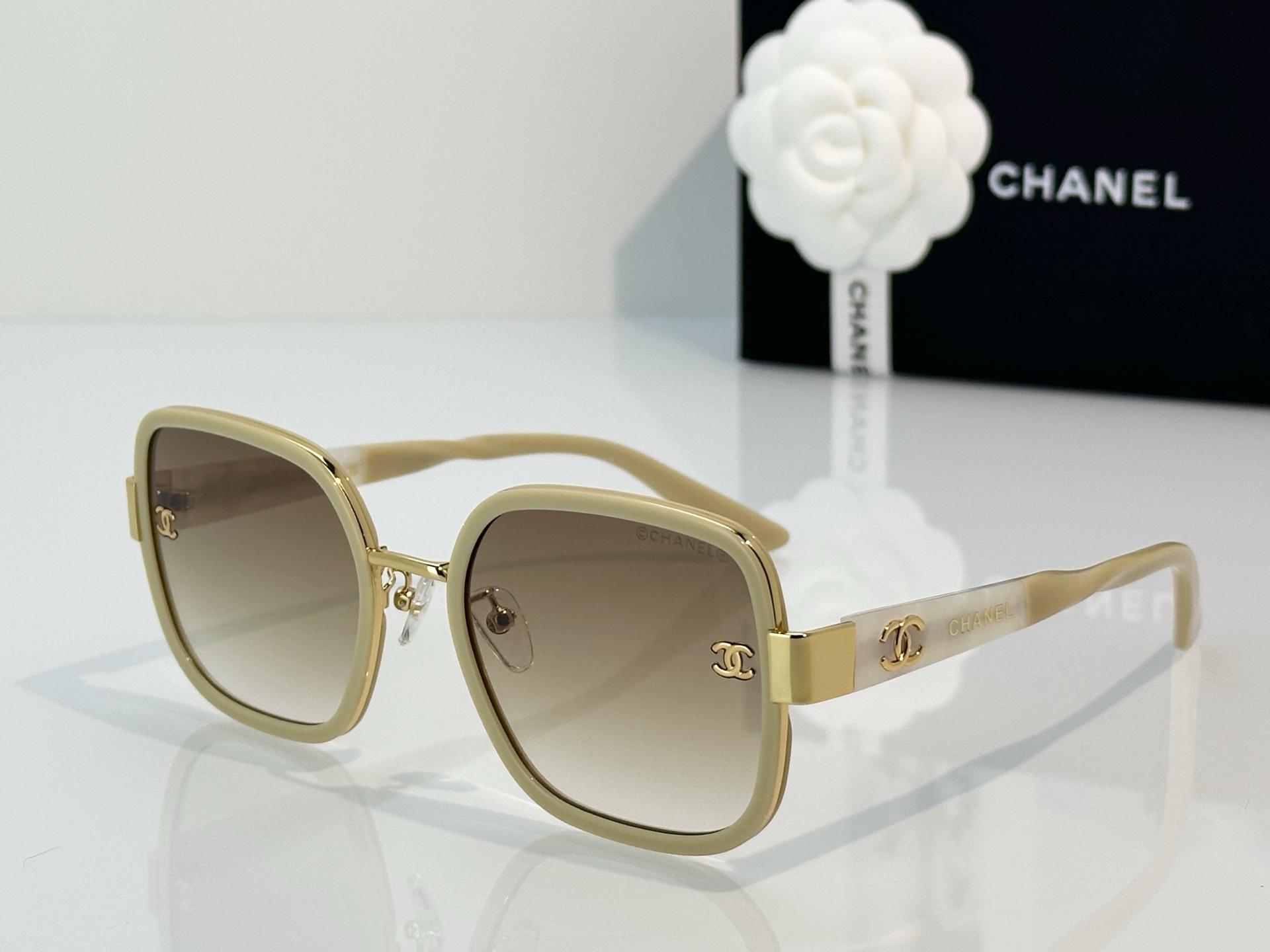 Chanel Sunglasses 5489-H