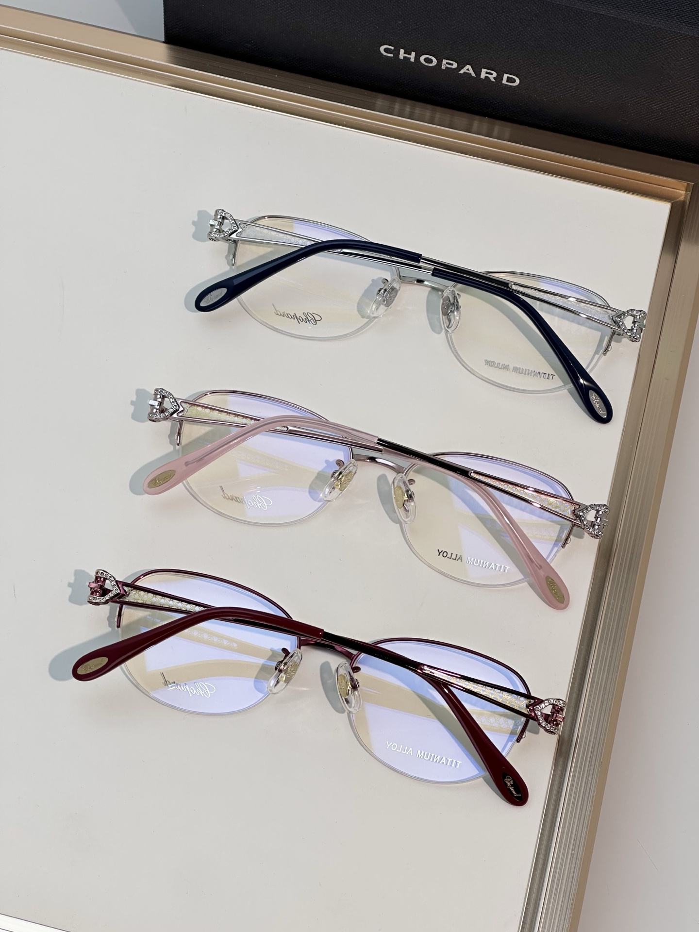 Designer Sunglasses VCHM28J