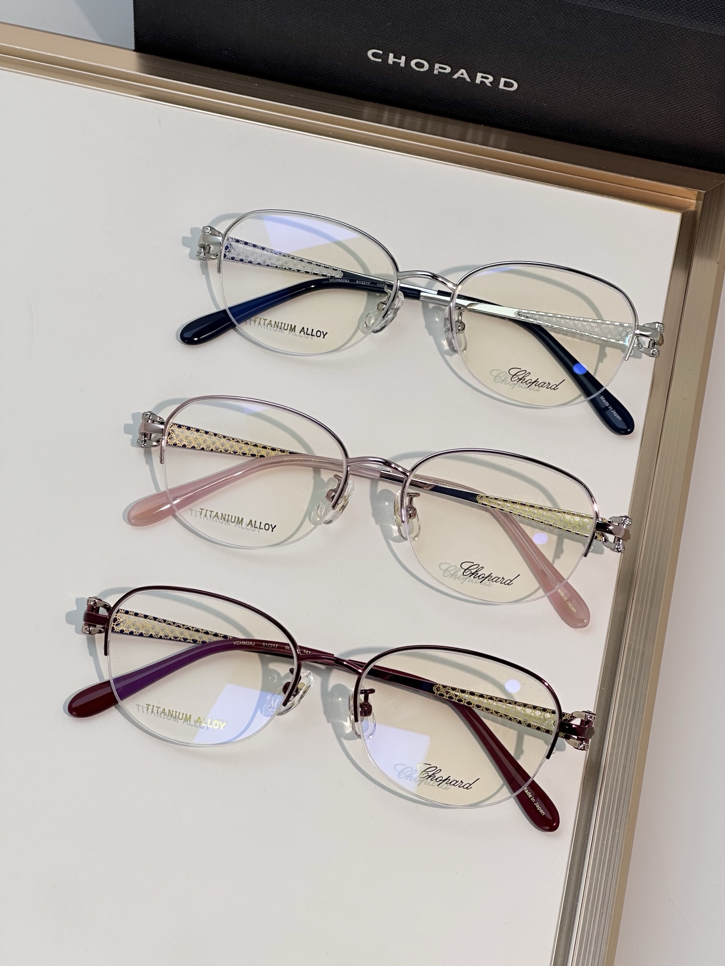 Designer Sunglasses VCHM28J