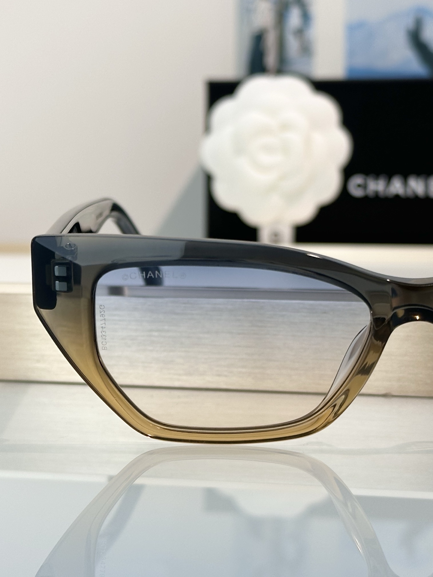 Chanel Sunglasses CH9186