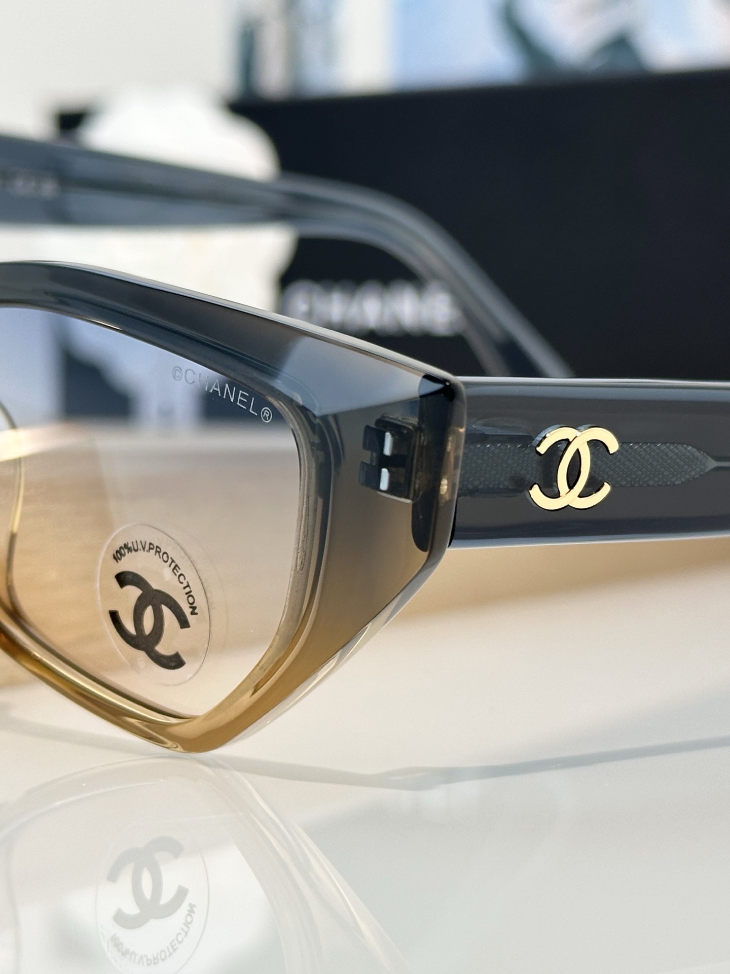 Chanel Sunglasses CH9186