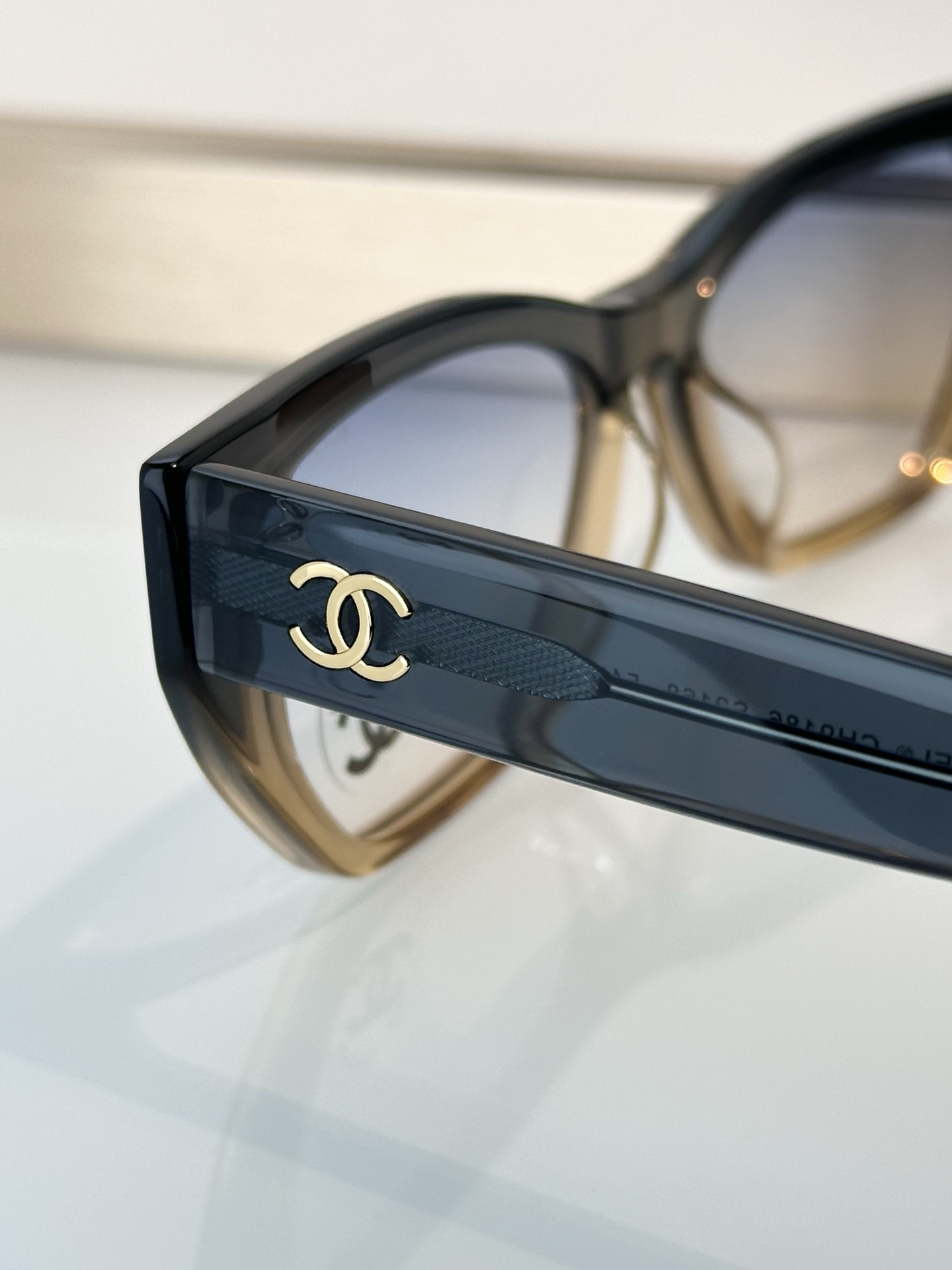 Chanel Sunglasses CH9186
