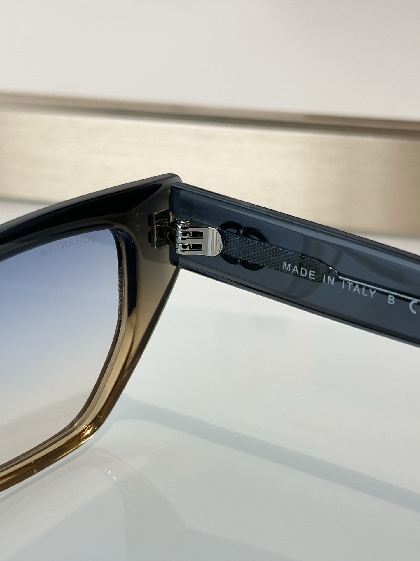 Chanel Sunglasses CH9186