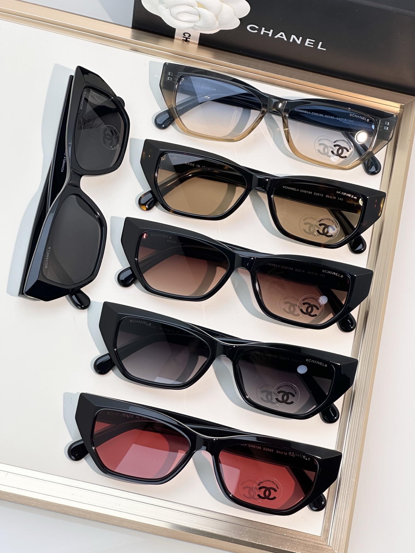 Chanel Sunglasses CH9186