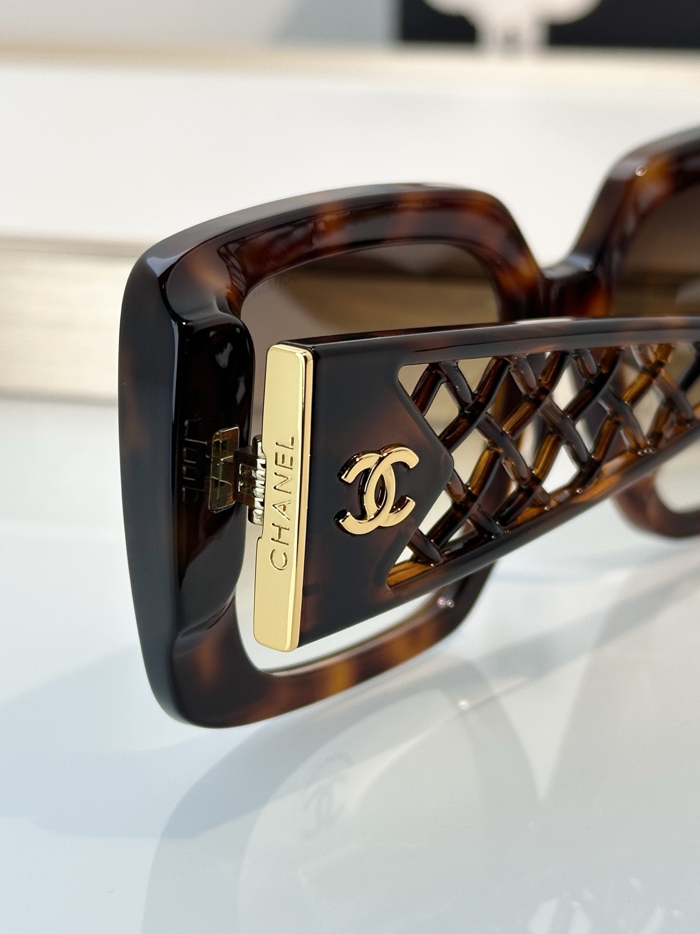 Chanel Sunglasses CH5567