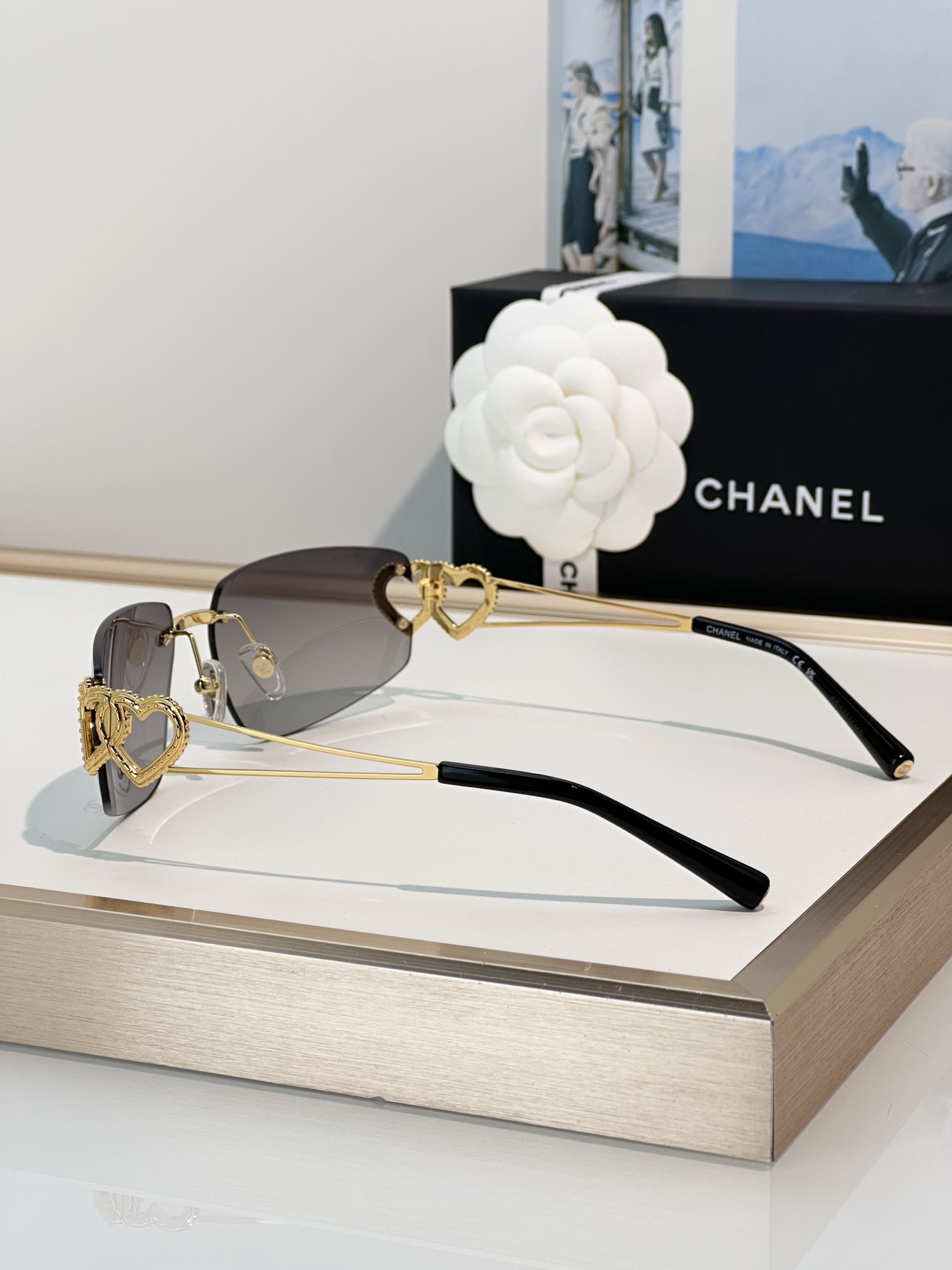 Chanel Sunglasses CH4082