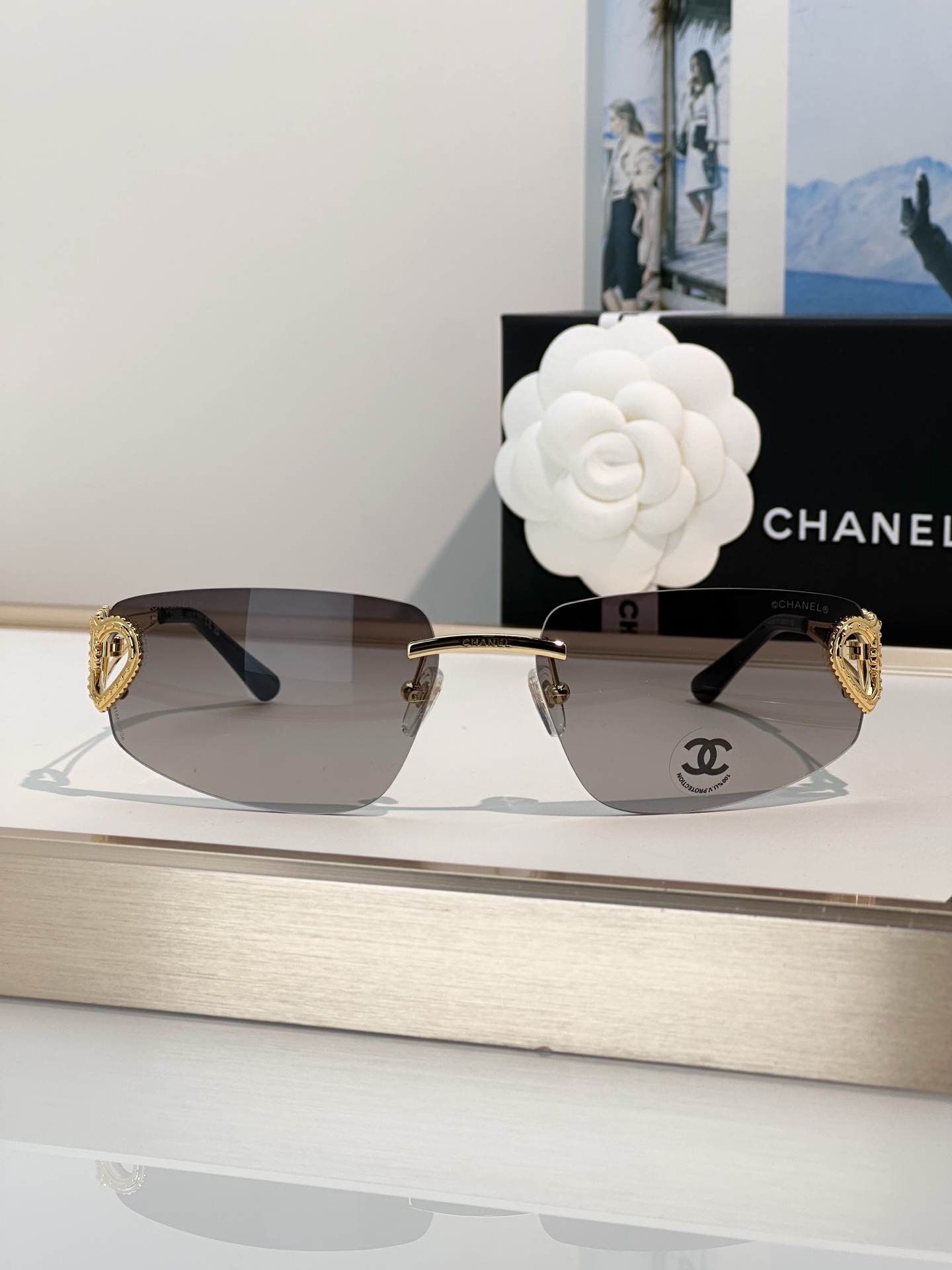 Chanel Sunglasses CH4082