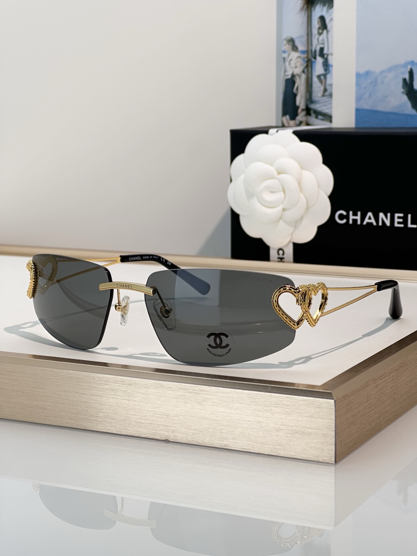 Chanel Sunglasses CH4082