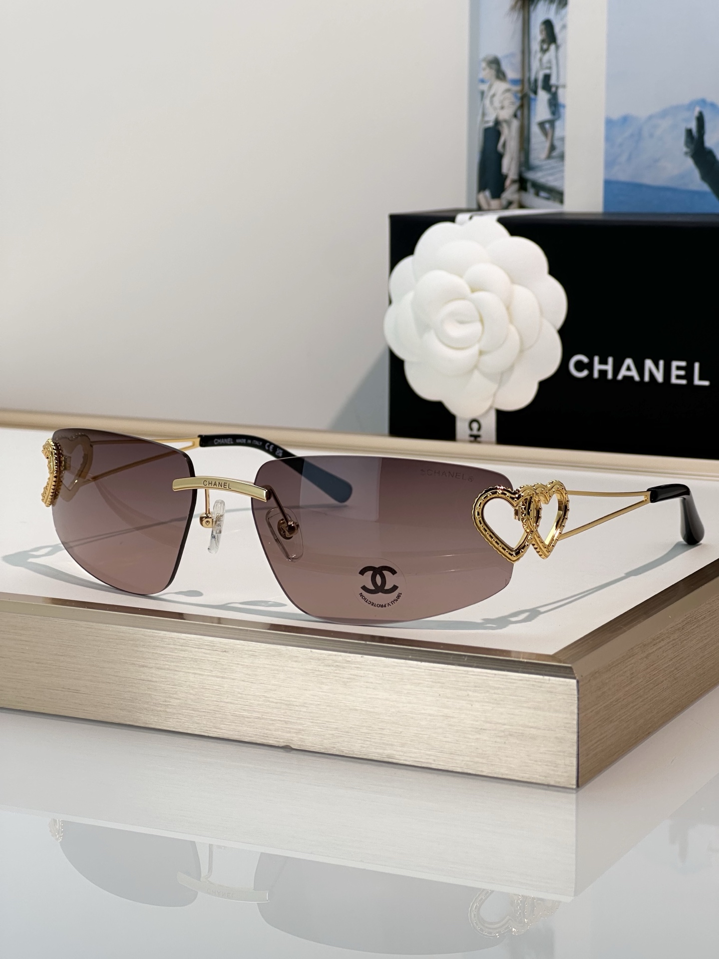 Chanel Sunglasses CH4082