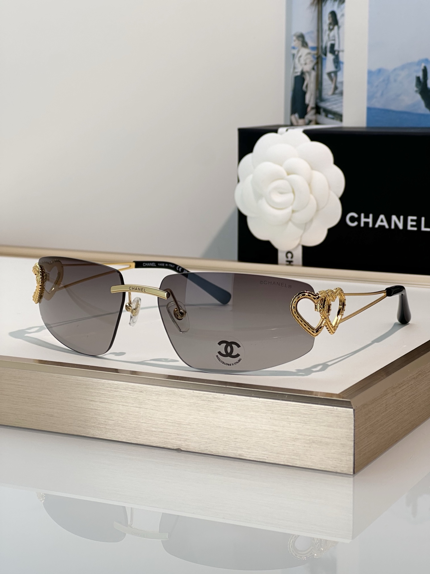 Chanel Sunglasses CH4082