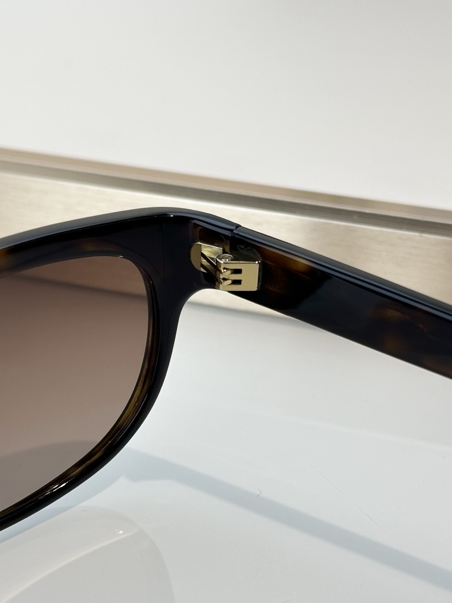 Designer Sunglasses TF1363