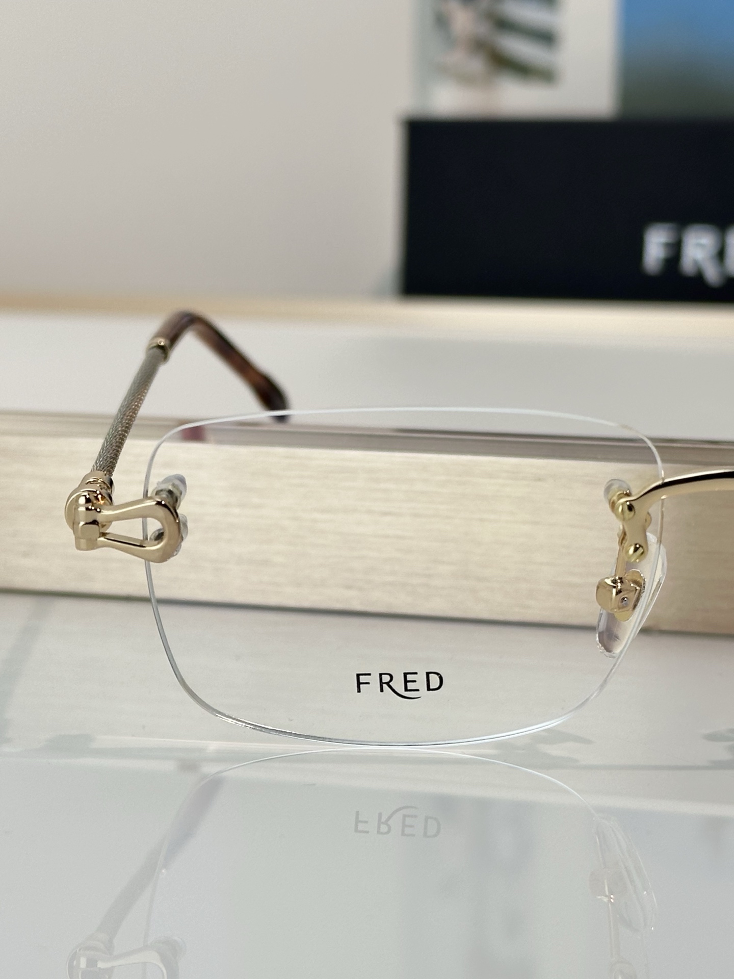 Designer Sunglasses FG50002U