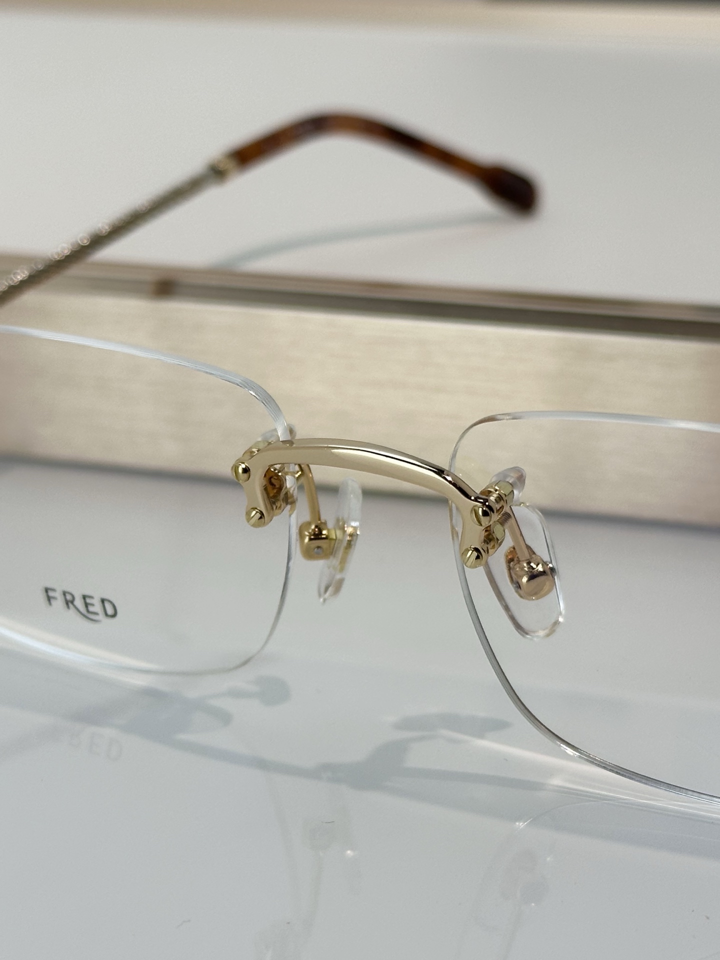 Designer Sunglasses FG50002U