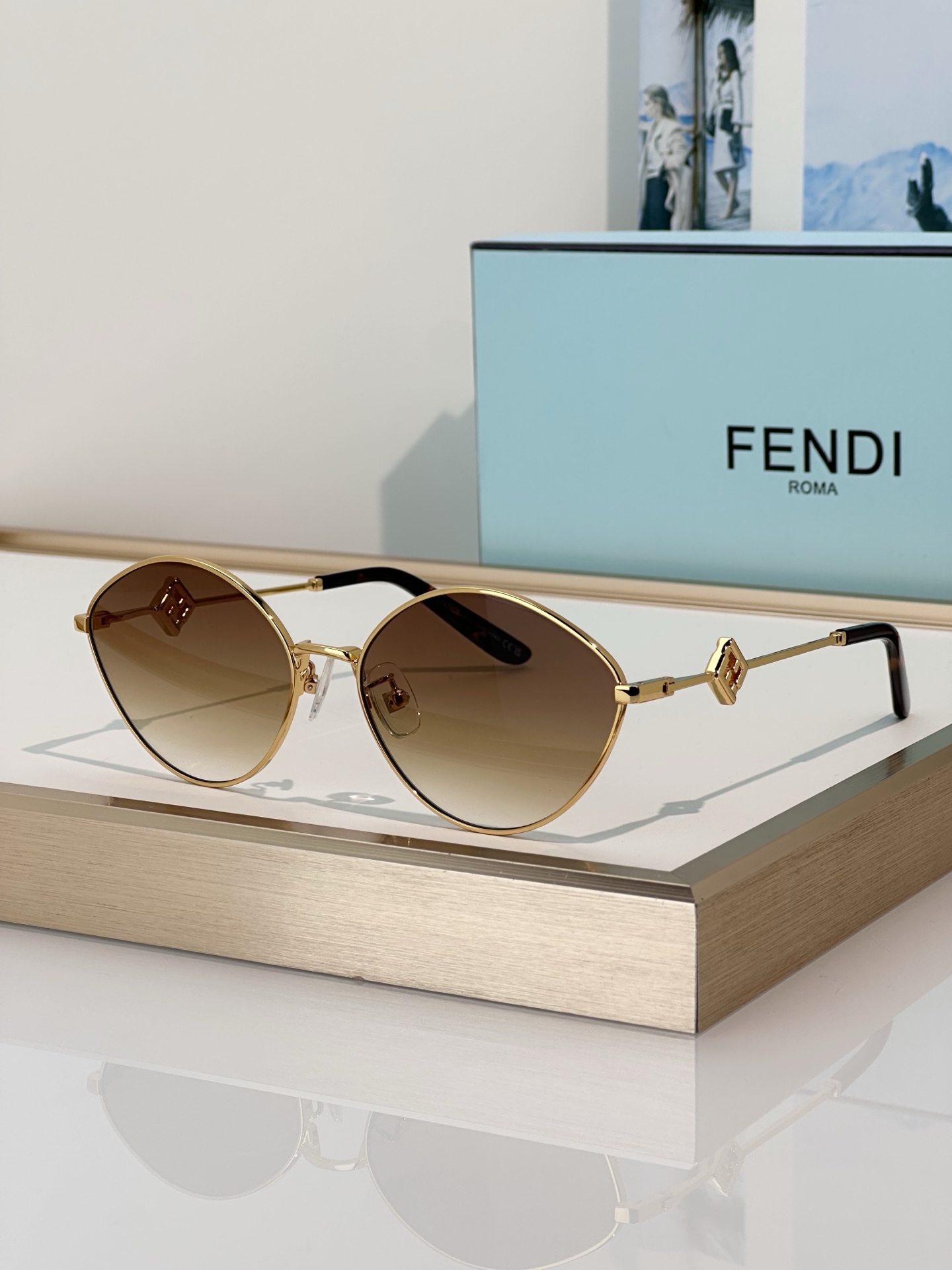 Designer Sunglasses FE40217U