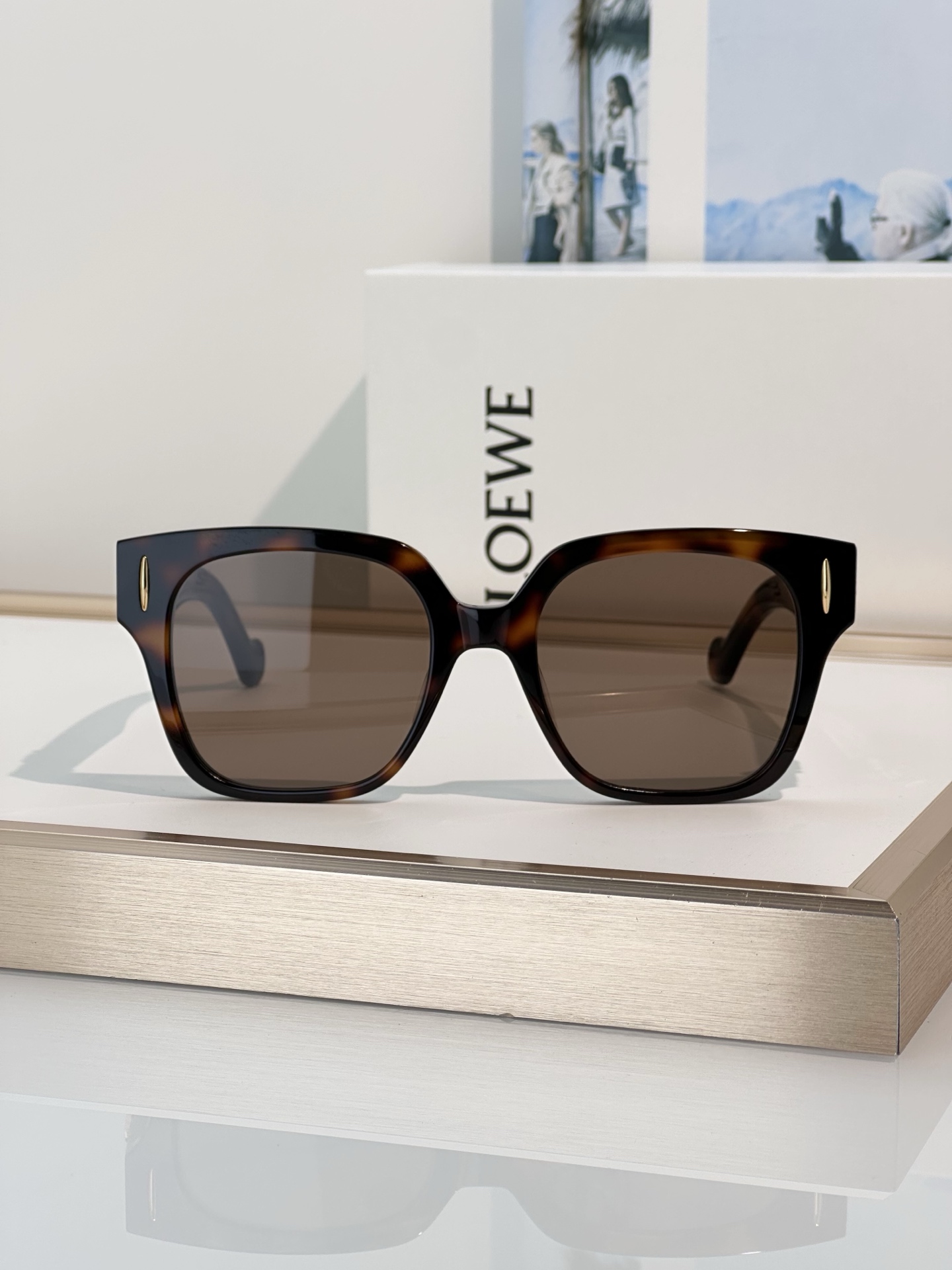 Designer Sunglasses LW50069I
