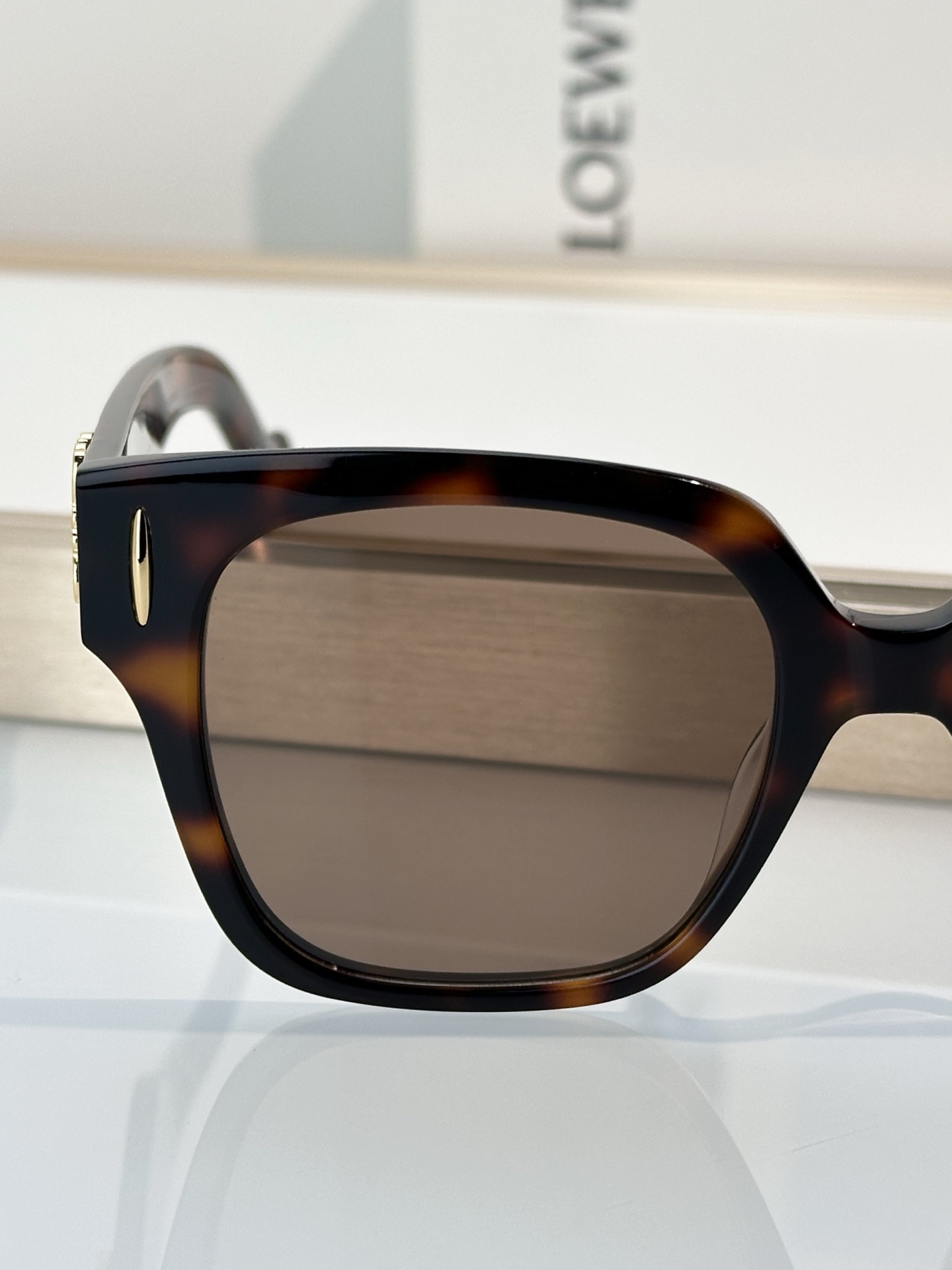 Designer Sunglasses LW50069I