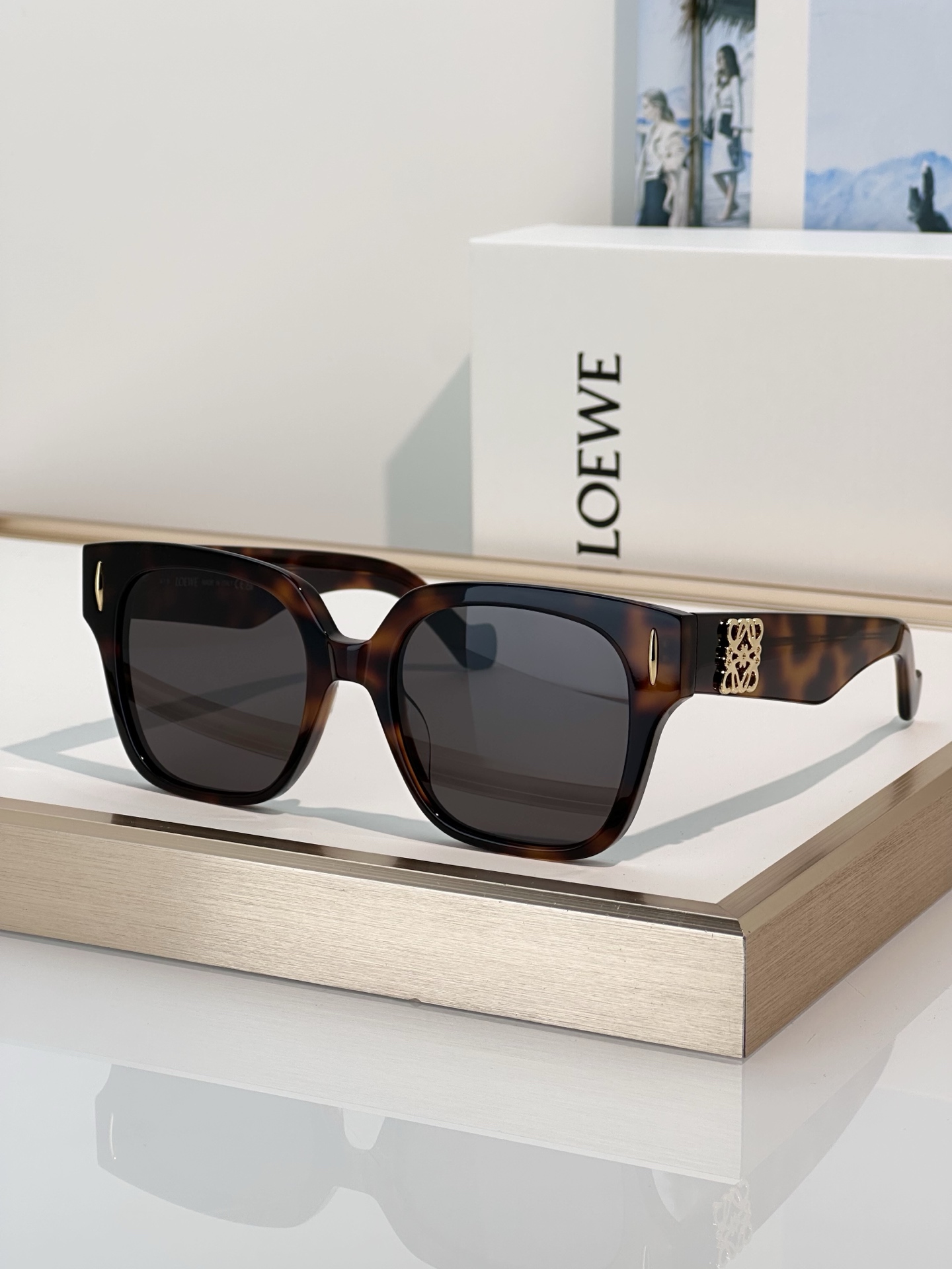 Designer Sunglasses LW50069I