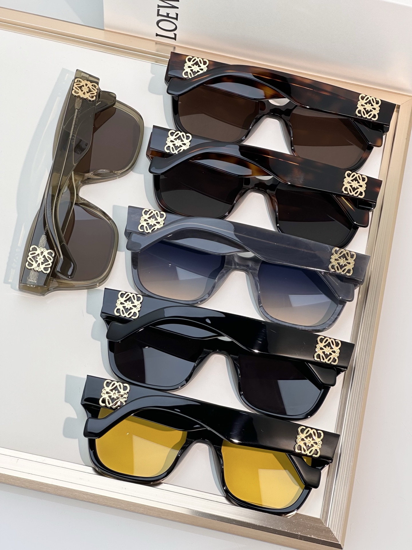 Designer Sunglasses LW50069I