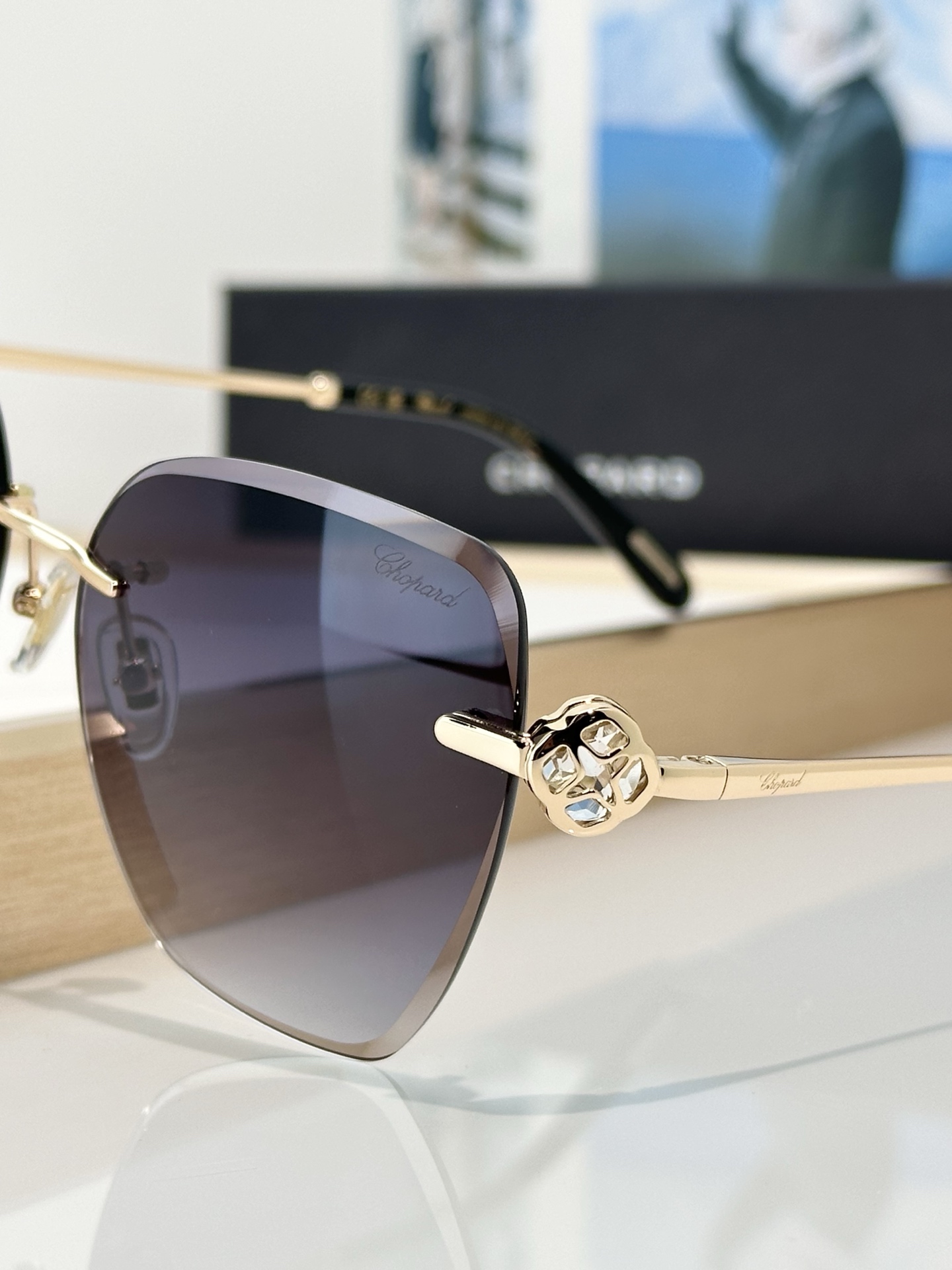 Designer Sunglasses SCHF87S