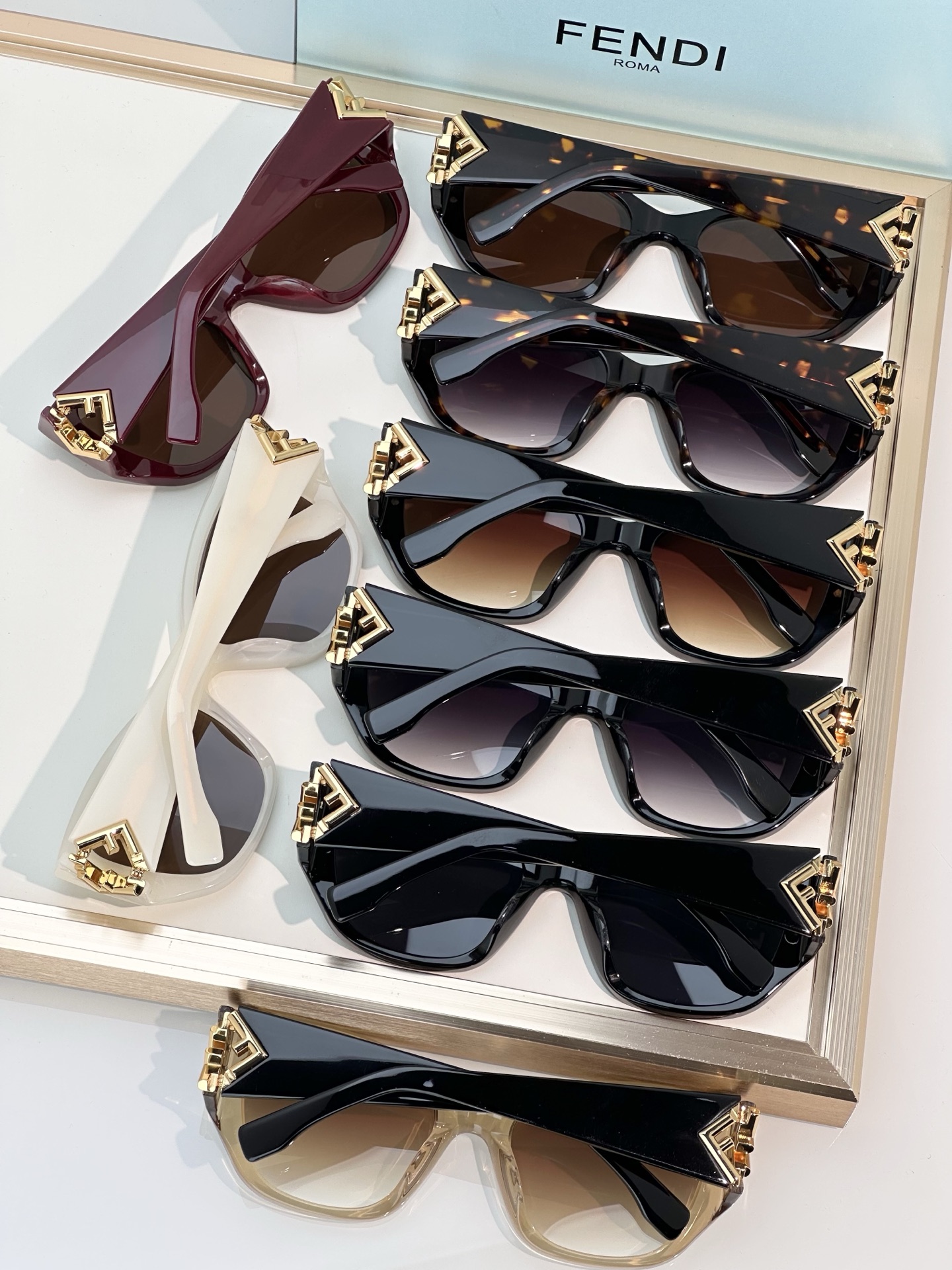 Designer Sunglasses FE40220I