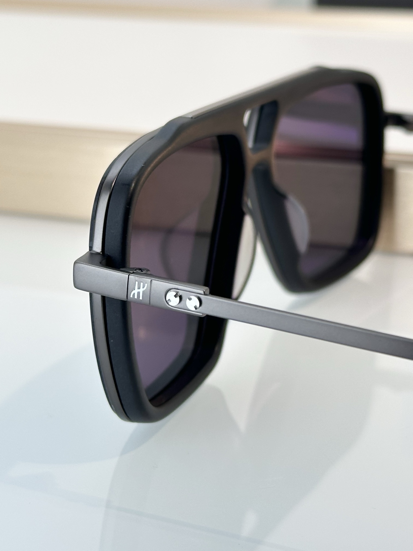 Designer Sunglasses H090