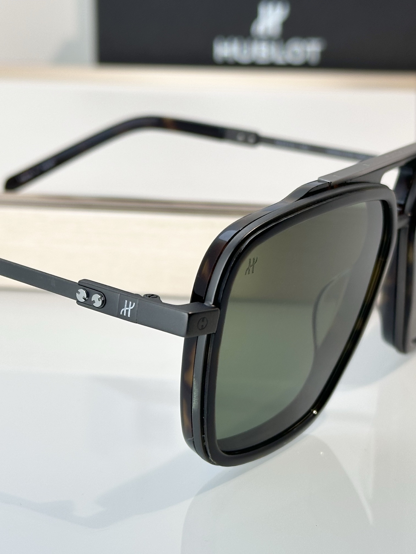 Designer Sunglasses H090