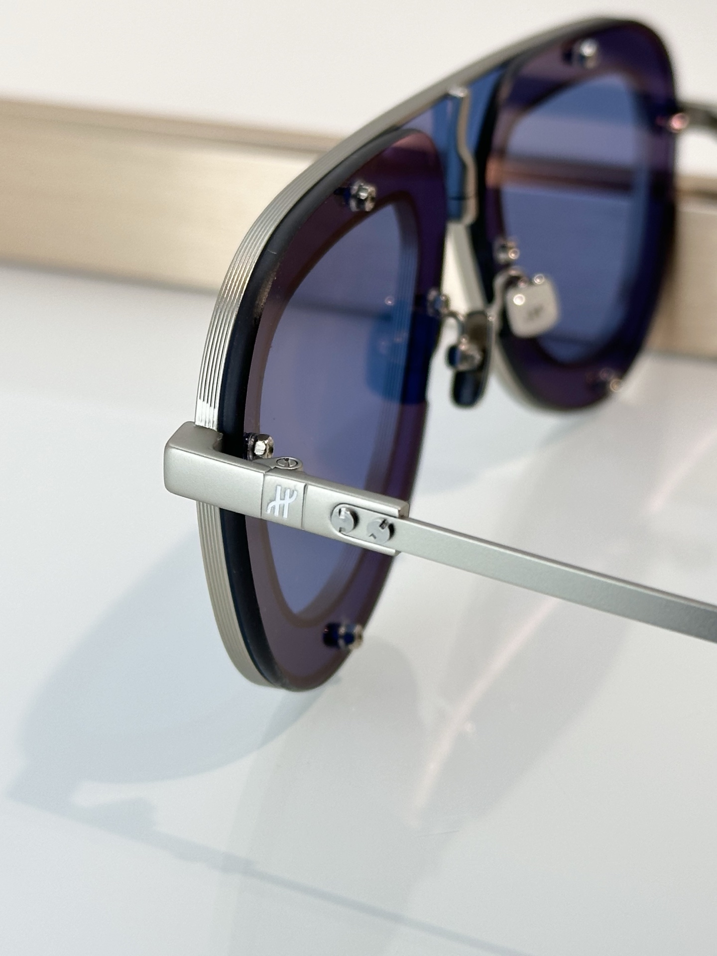 Designer Sunglasses H096