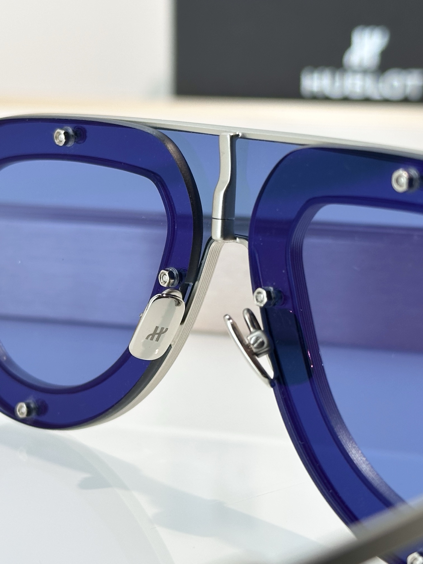 Designer Sunglasses H096