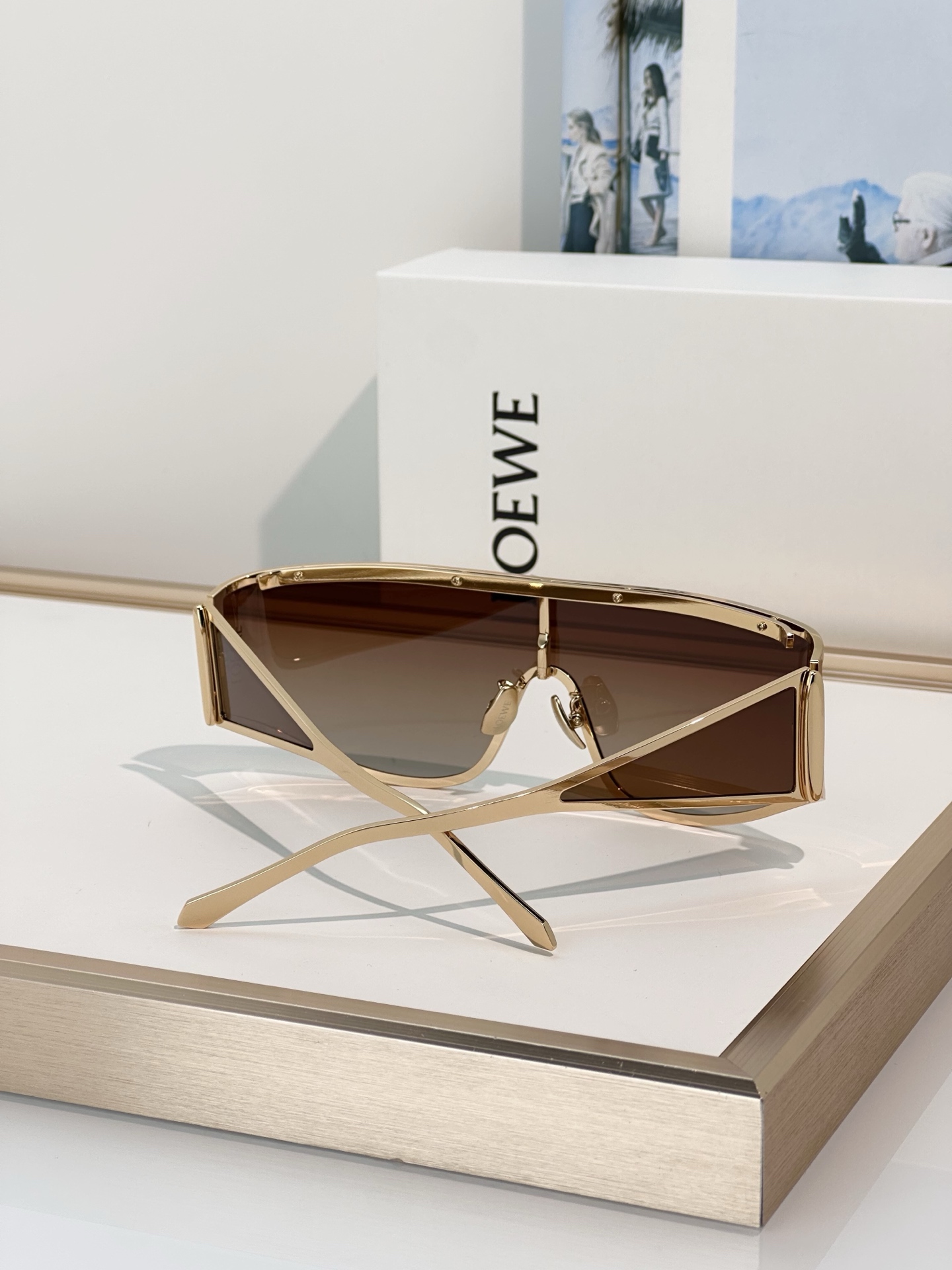 Designer Sunglasses LW40202U
