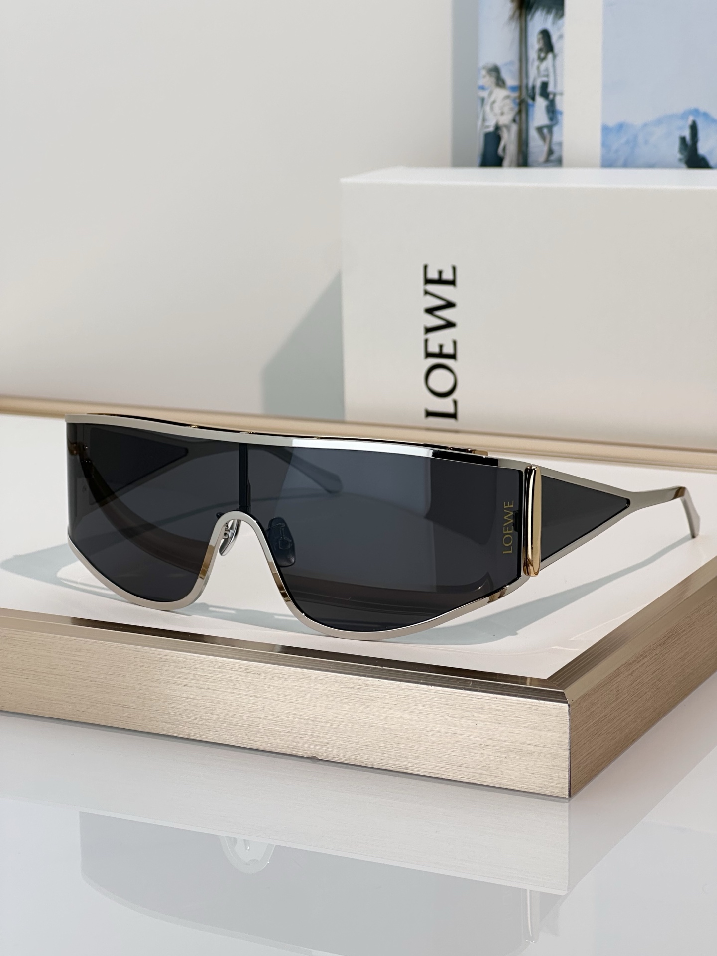 Designer Sunglasses LW40202U