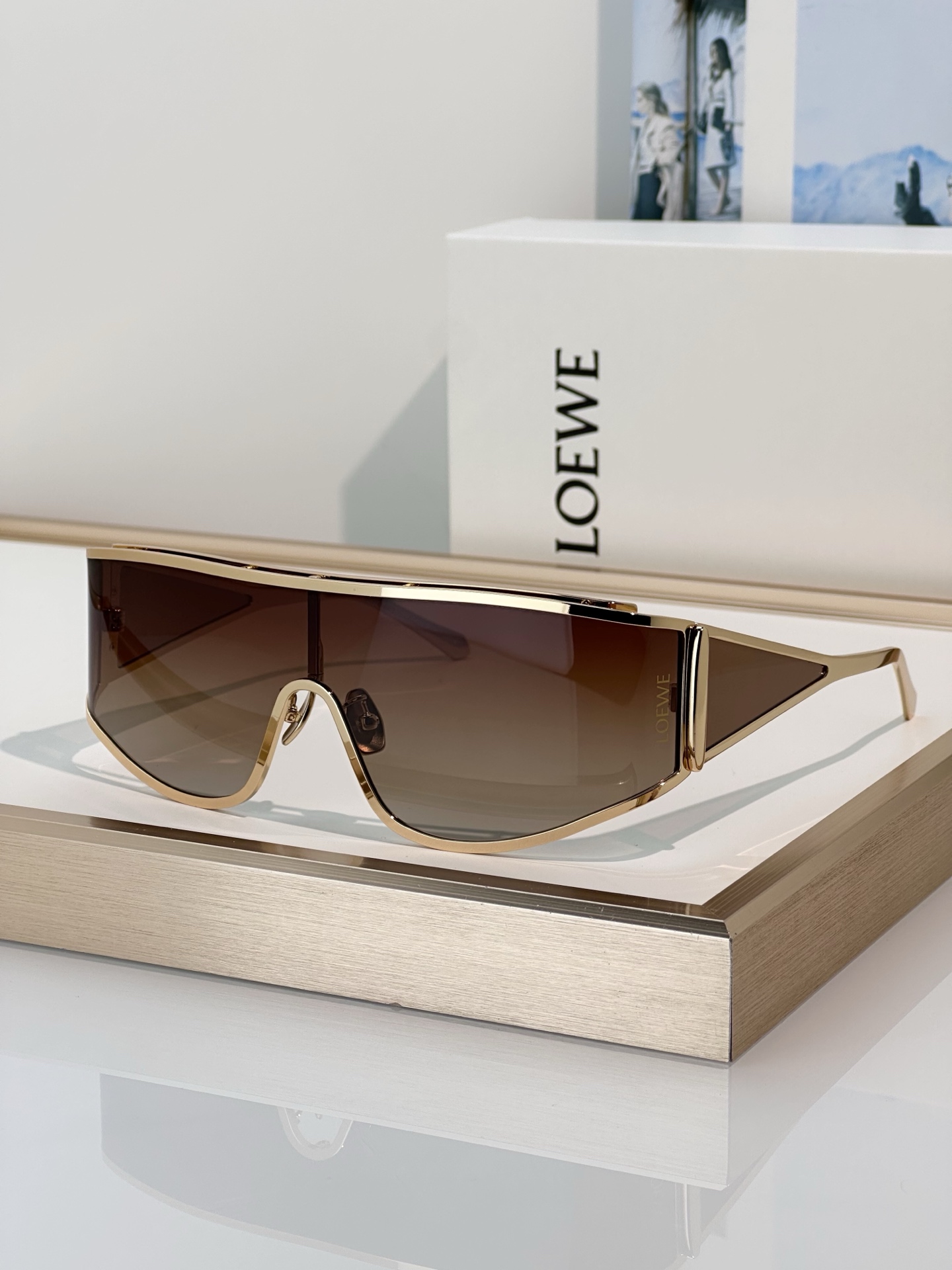 Designer Sunglasses LW40202U