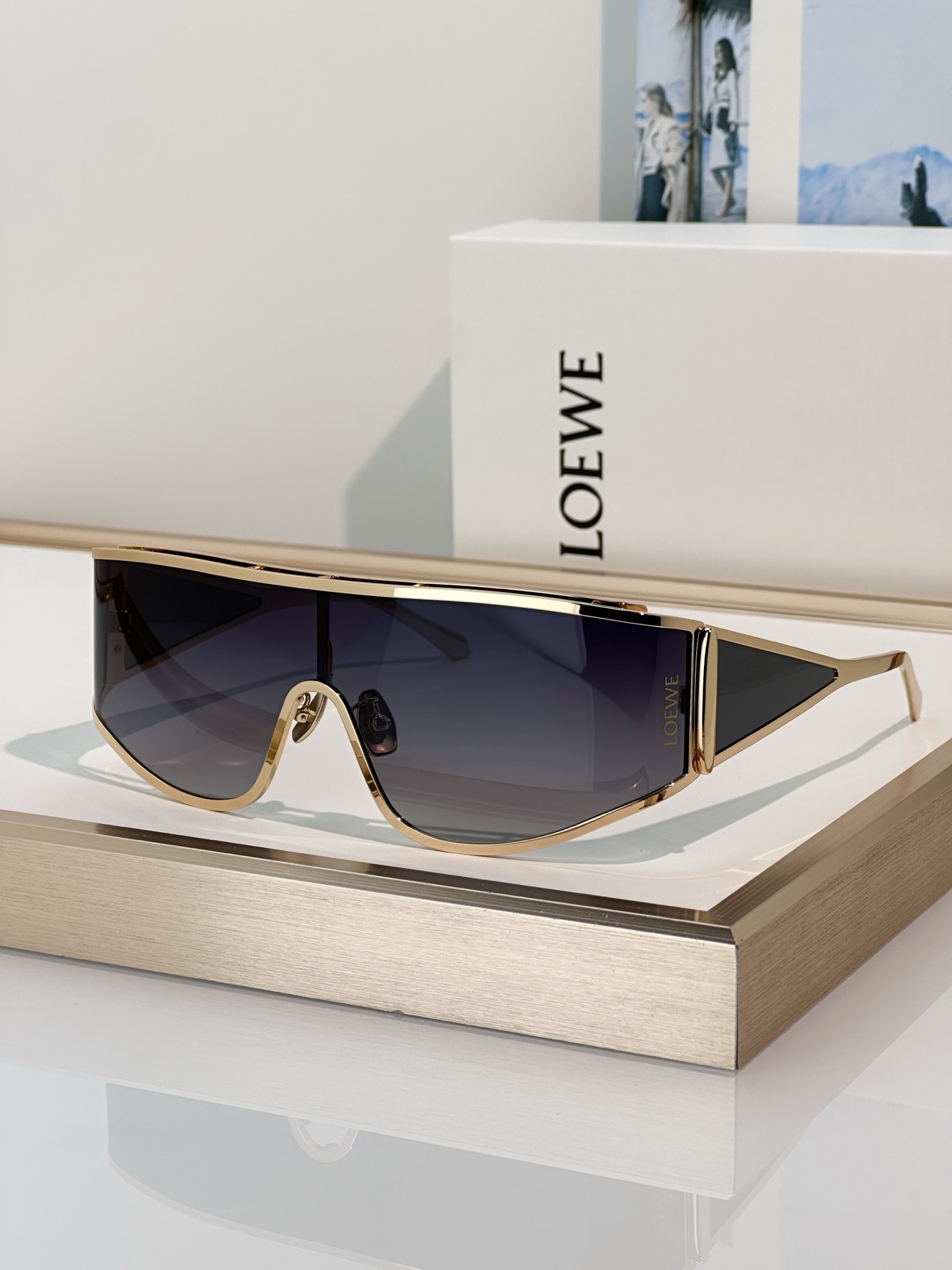 Designer Sunglasses LW40202U