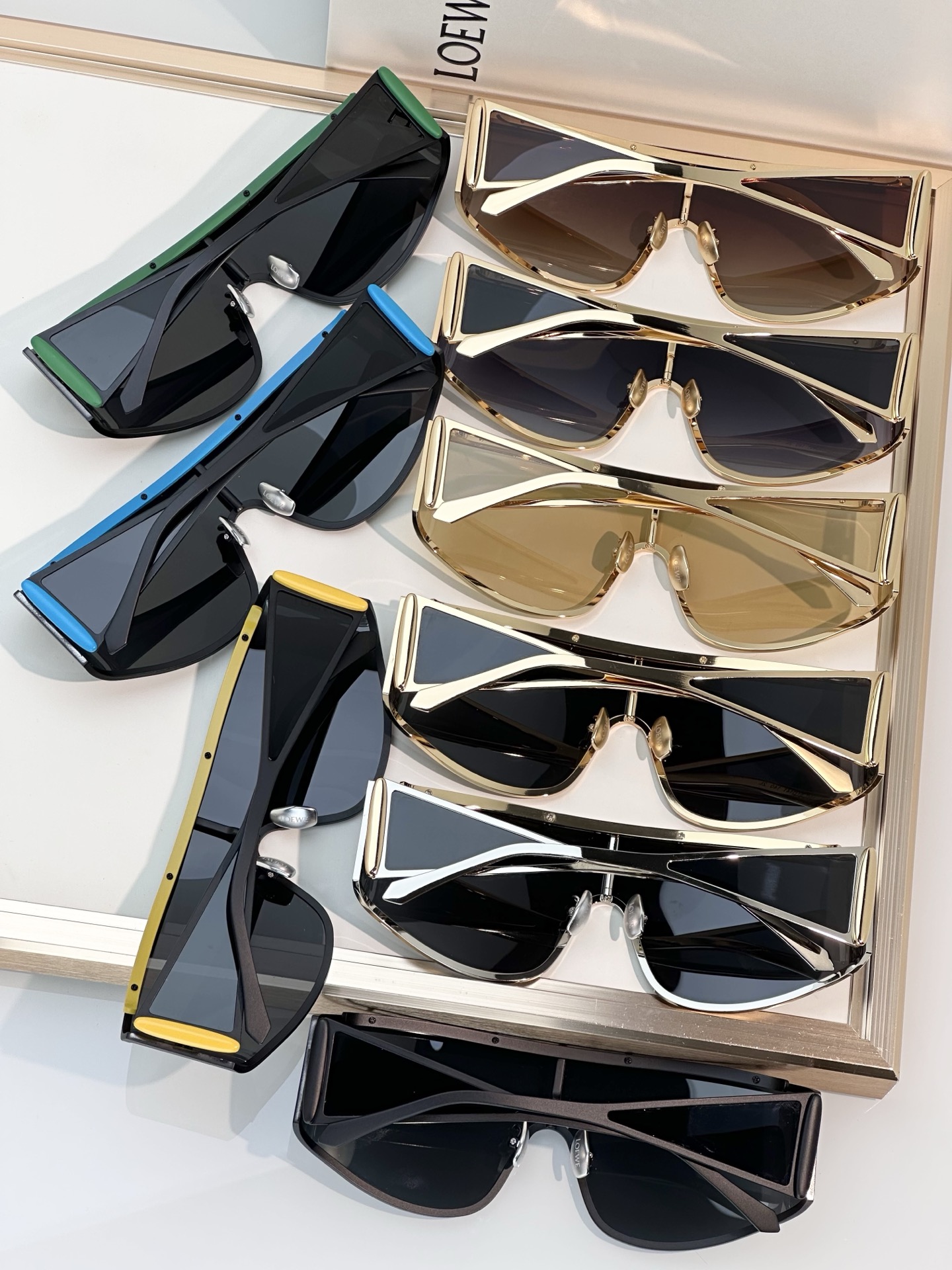 Designer Sunglasses LW40202U