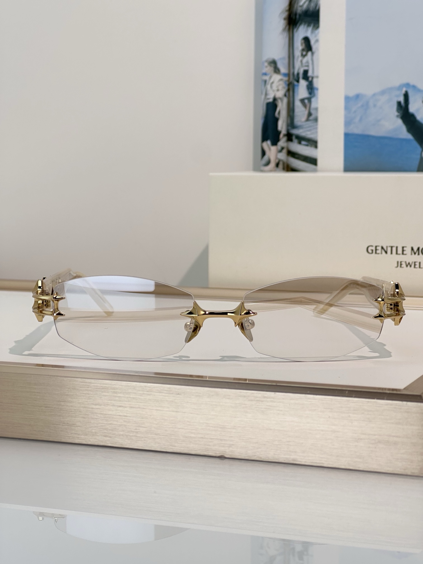 Designer Sunglasses MANIFESTO