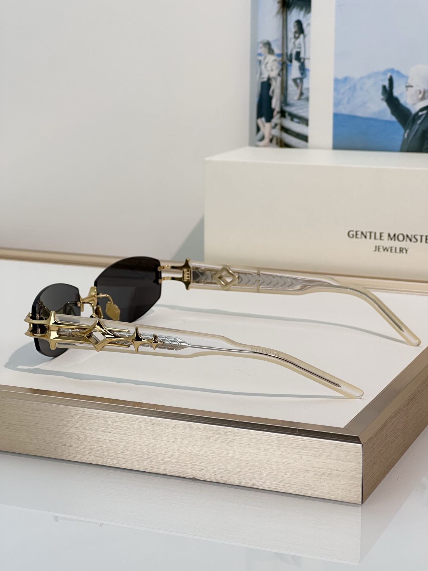 Designer Sunglasses MANIFESTO
